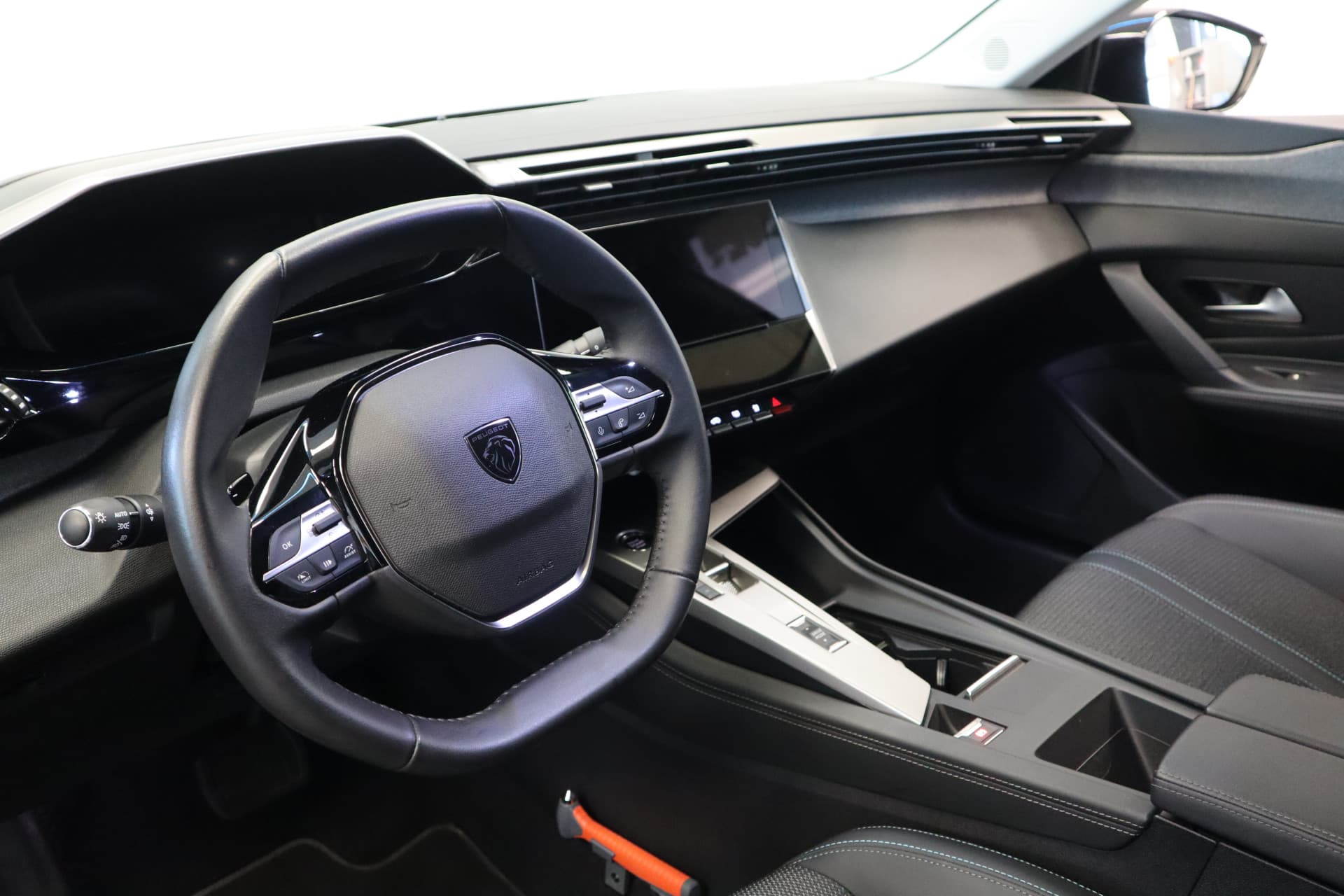 Peugeot 308 SW 1.2 PureTech Allure thumbnail 8