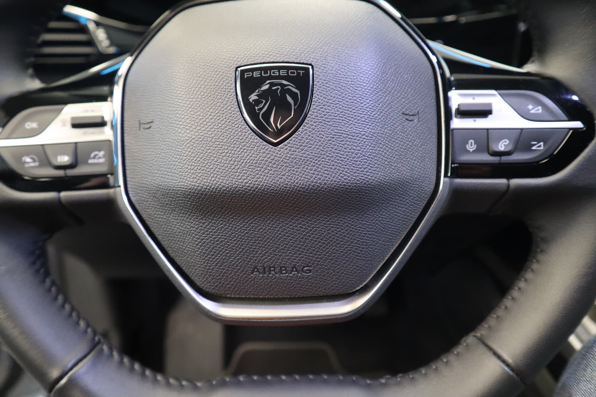 Peugeot 308 SW 1.2 PureTech Allure thumbnail 9