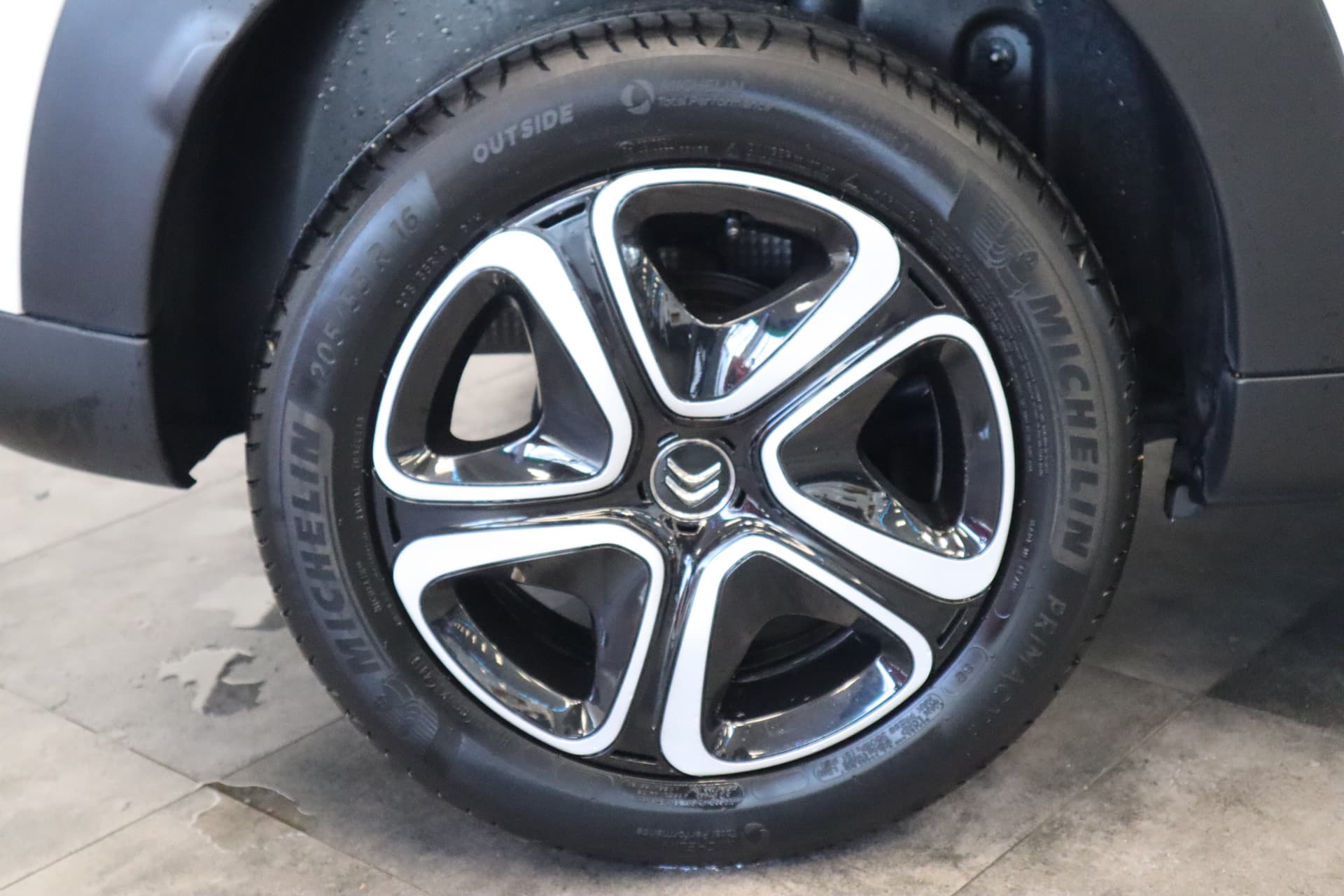 Citroën C4 Cactus 1.2 PureTech Feel thumbnail 4