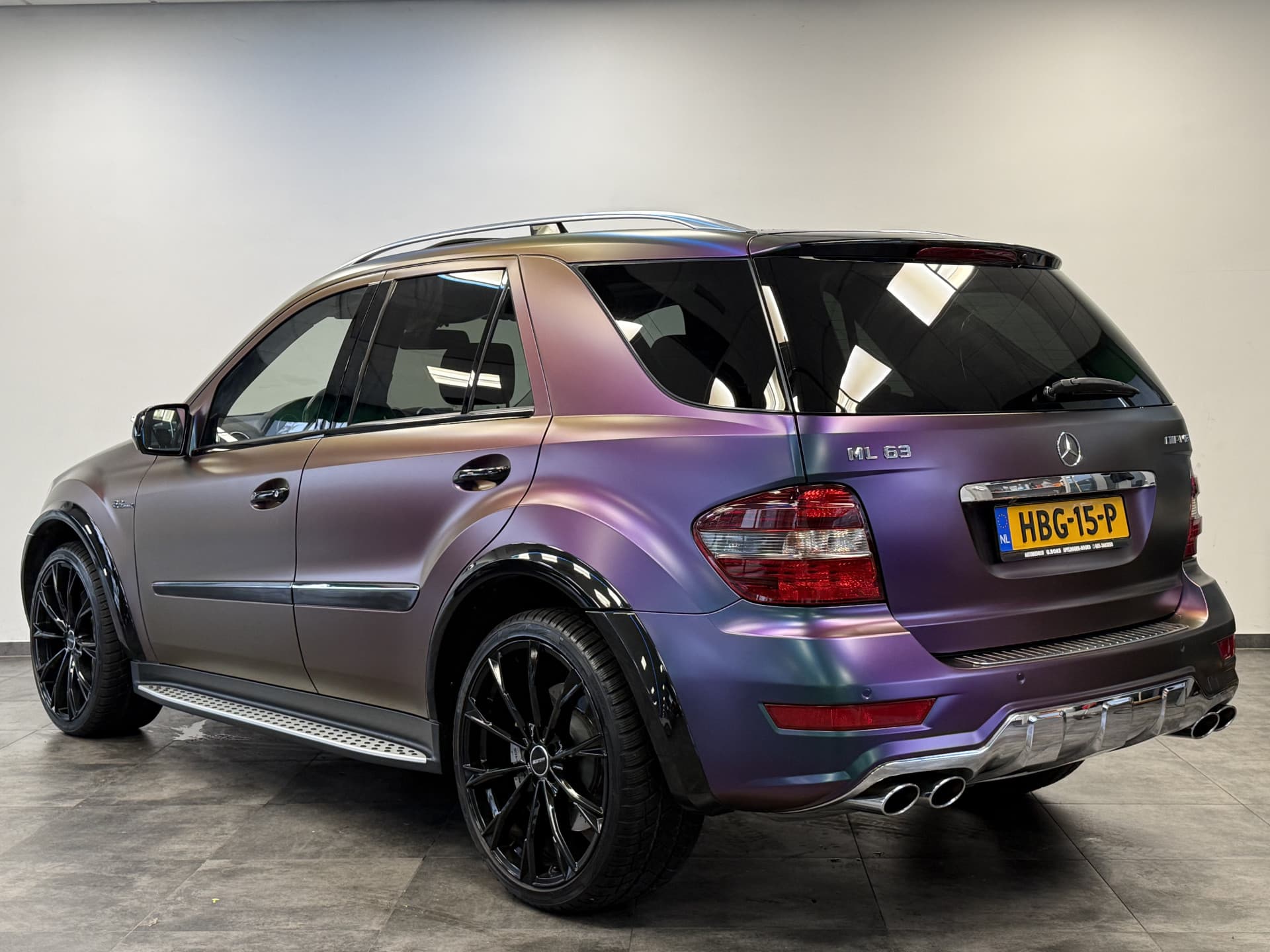 Mercedes-Benz M-Klasse AMG 63 thumbnail 3