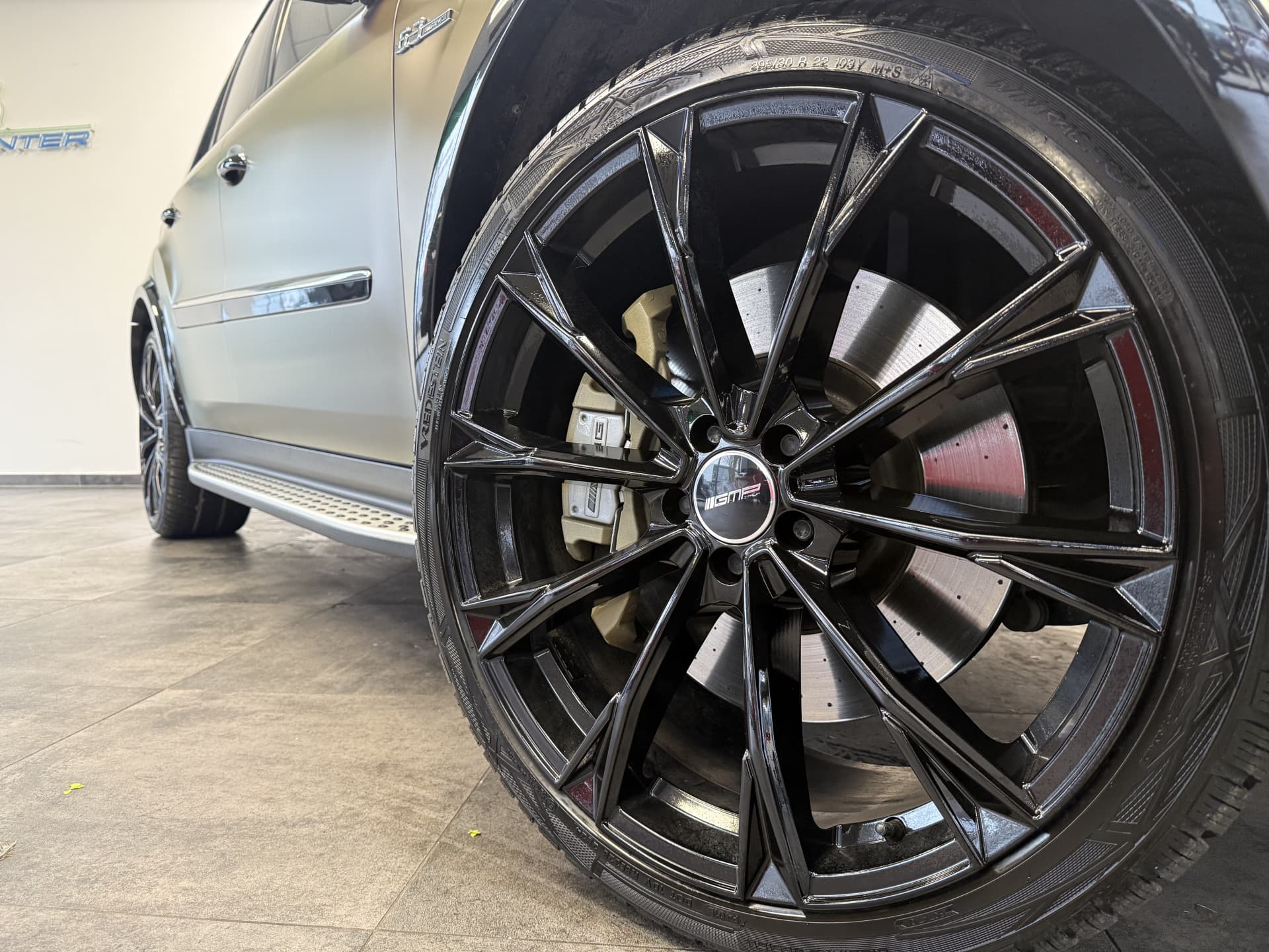 Mercedes-Benz M-Klasse AMG 63 thumbnail 6