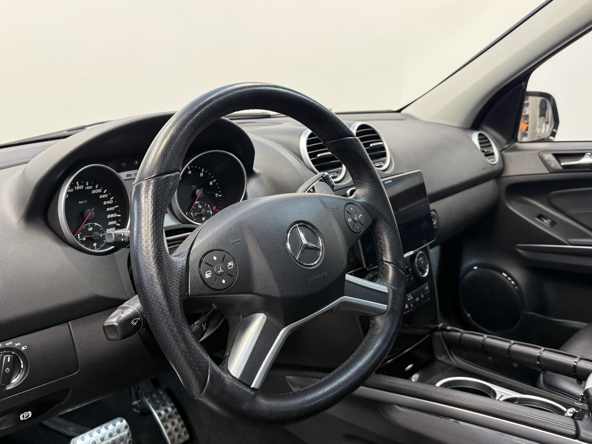 Mercedes-Benz M-Klasse AMG 63 thumbnail 7