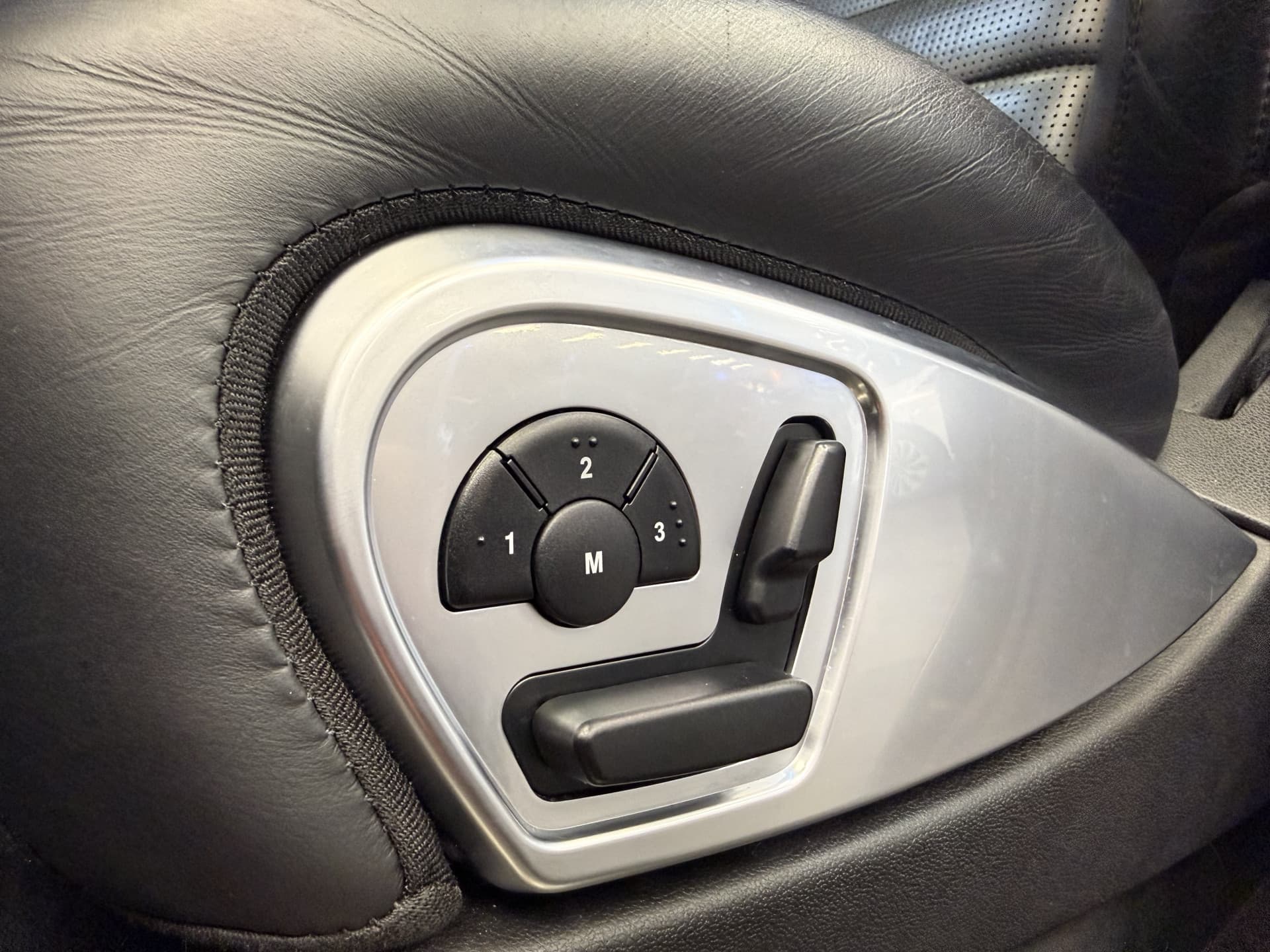 Mercedes-Benz M-Klasse AMG 63 thumbnail 22