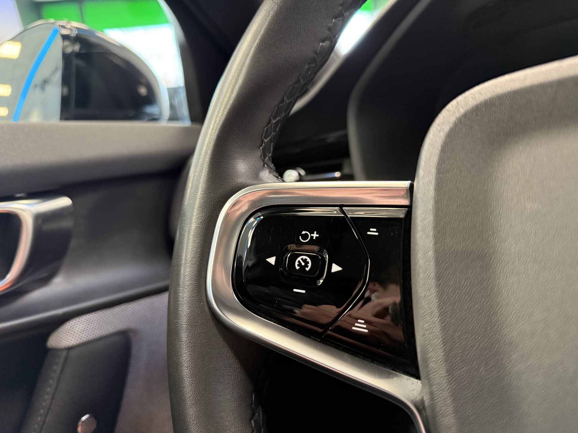 Polestar 2 Long Range Dual Motor Launch Edition 78kWh thumbnail 9