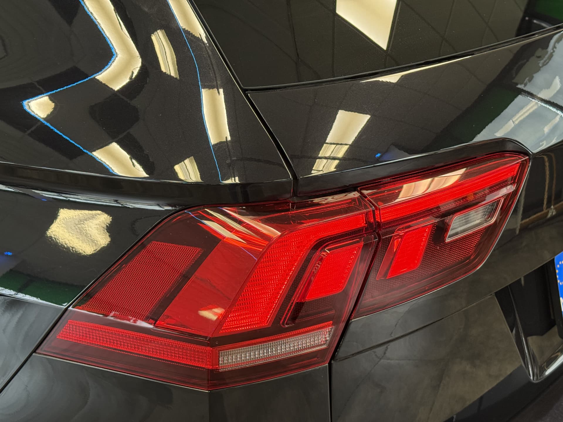 Volkswagen Tiguan 1.4 TSI eHybrid R-Line Business+ thumbnail 4