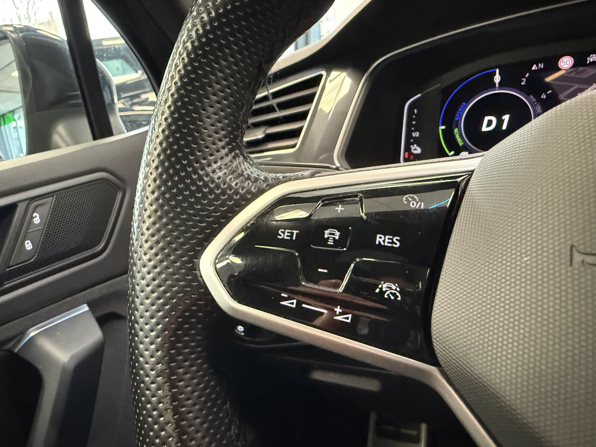 Volkswagen Tiguan 1.4 TSI eHybrid R-Line Business+ thumbnail 12