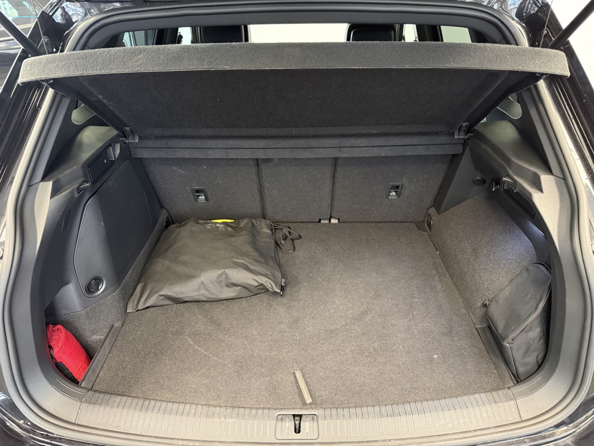 Volkswagen Tiguan 1.4 TSI eHybrid R-Line Business+ thumbnail 24