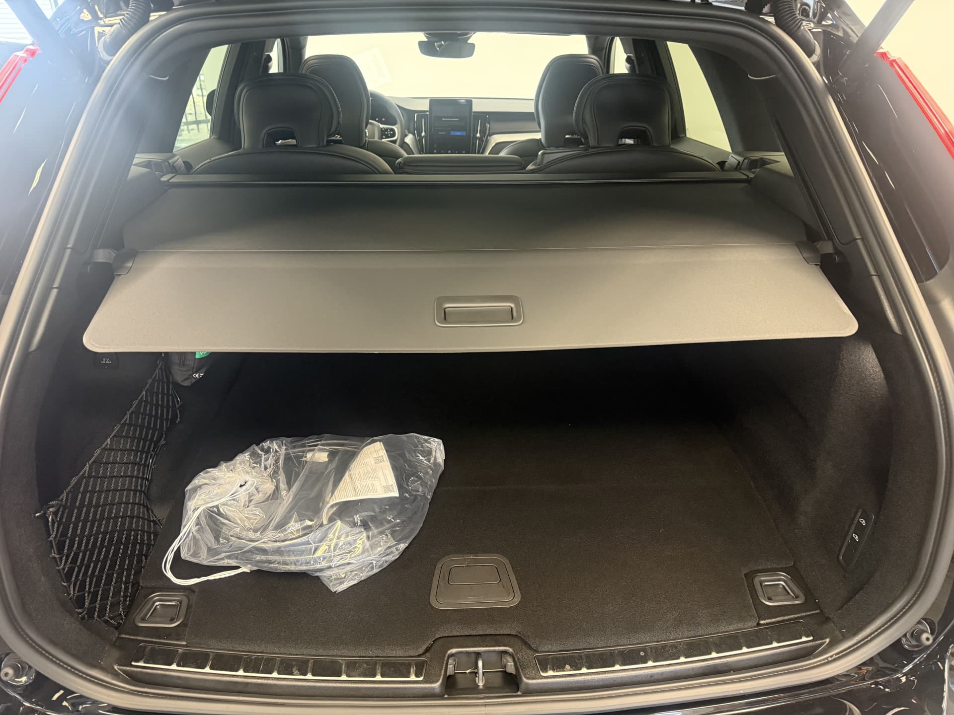 Volvo XC60 2.0 T8 Plug-in hybrid AWD Ultra Black Edition thumbnail 20