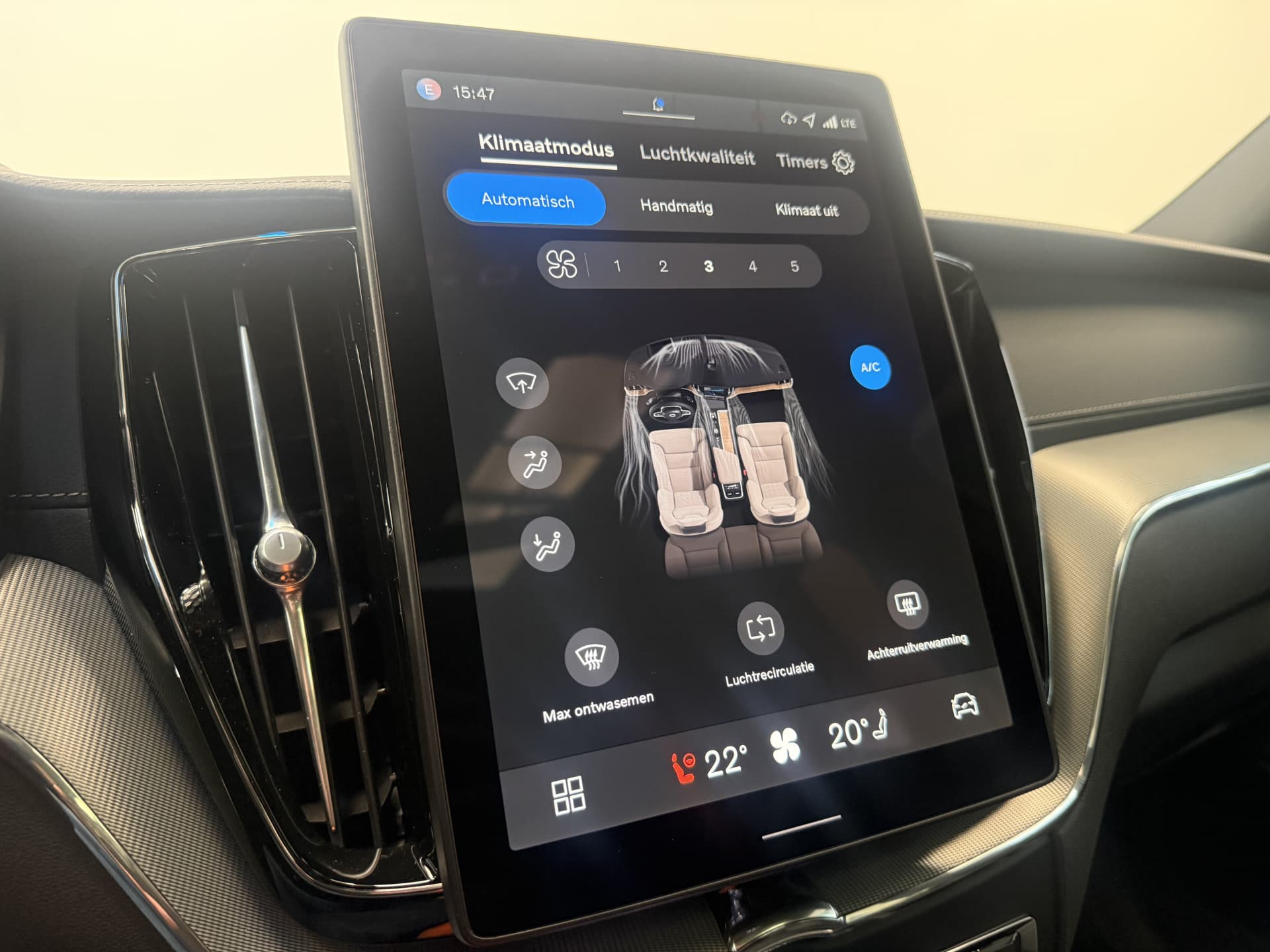 Volvo XC60 2.0 T8 Plug-in hybrid AWD Ultra Black Edition thumbnail 25