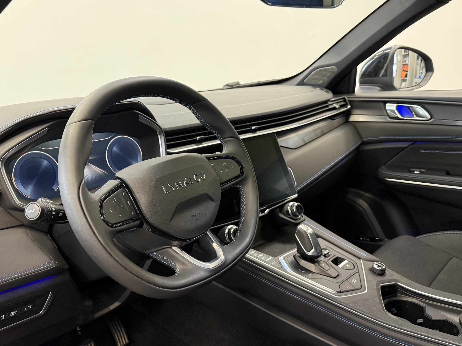 Lynk & Co 01 1.5 thumbnail 7