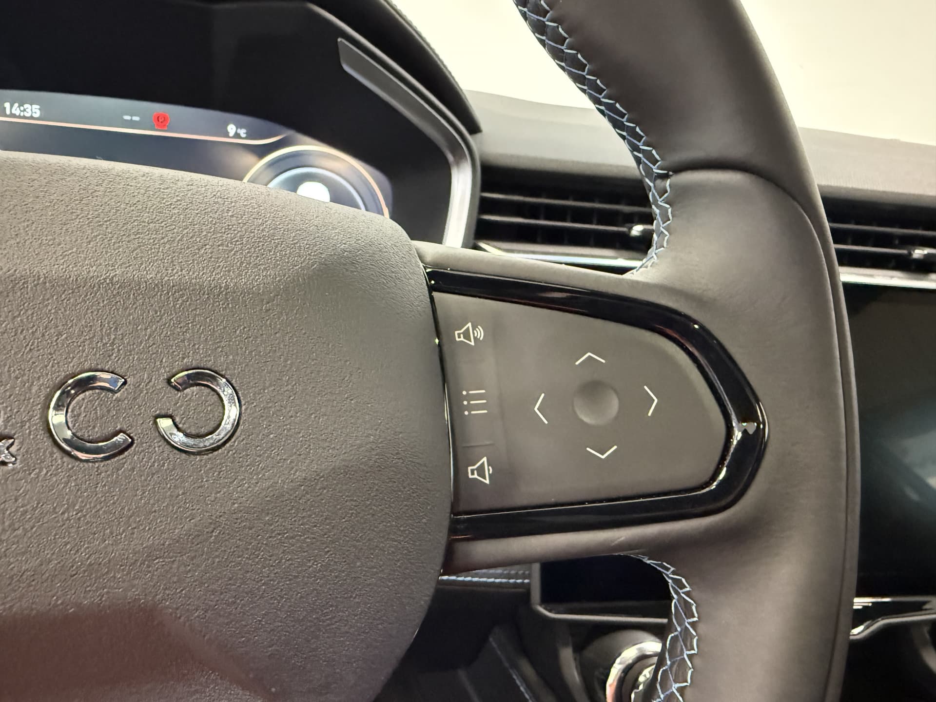 Lynk & Co 01 1.5 thumbnail 10