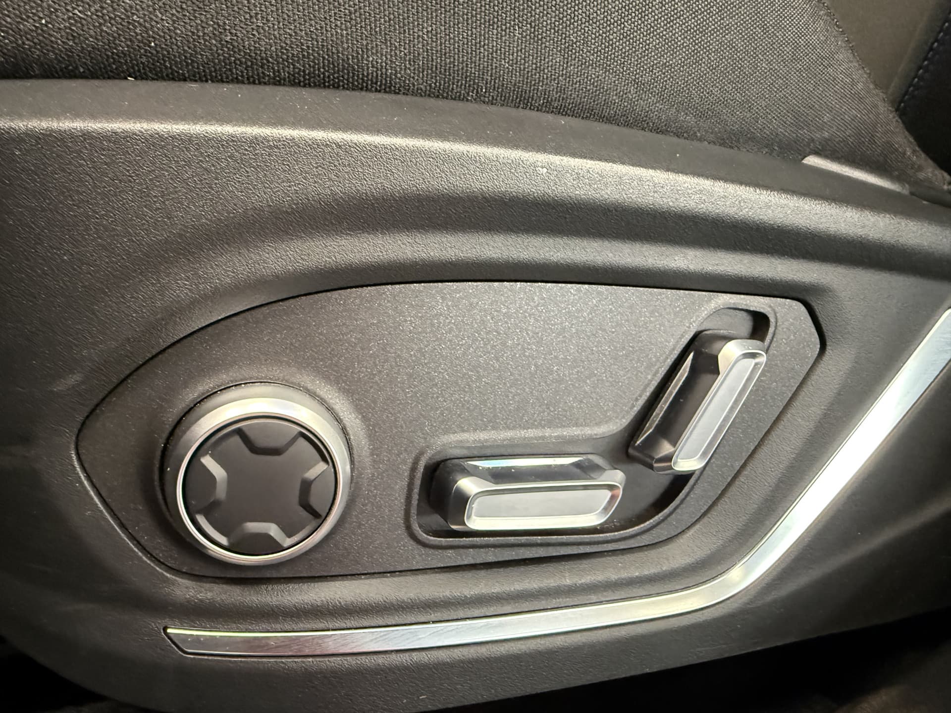 Lynk & Co 01 1.5 thumbnail 18