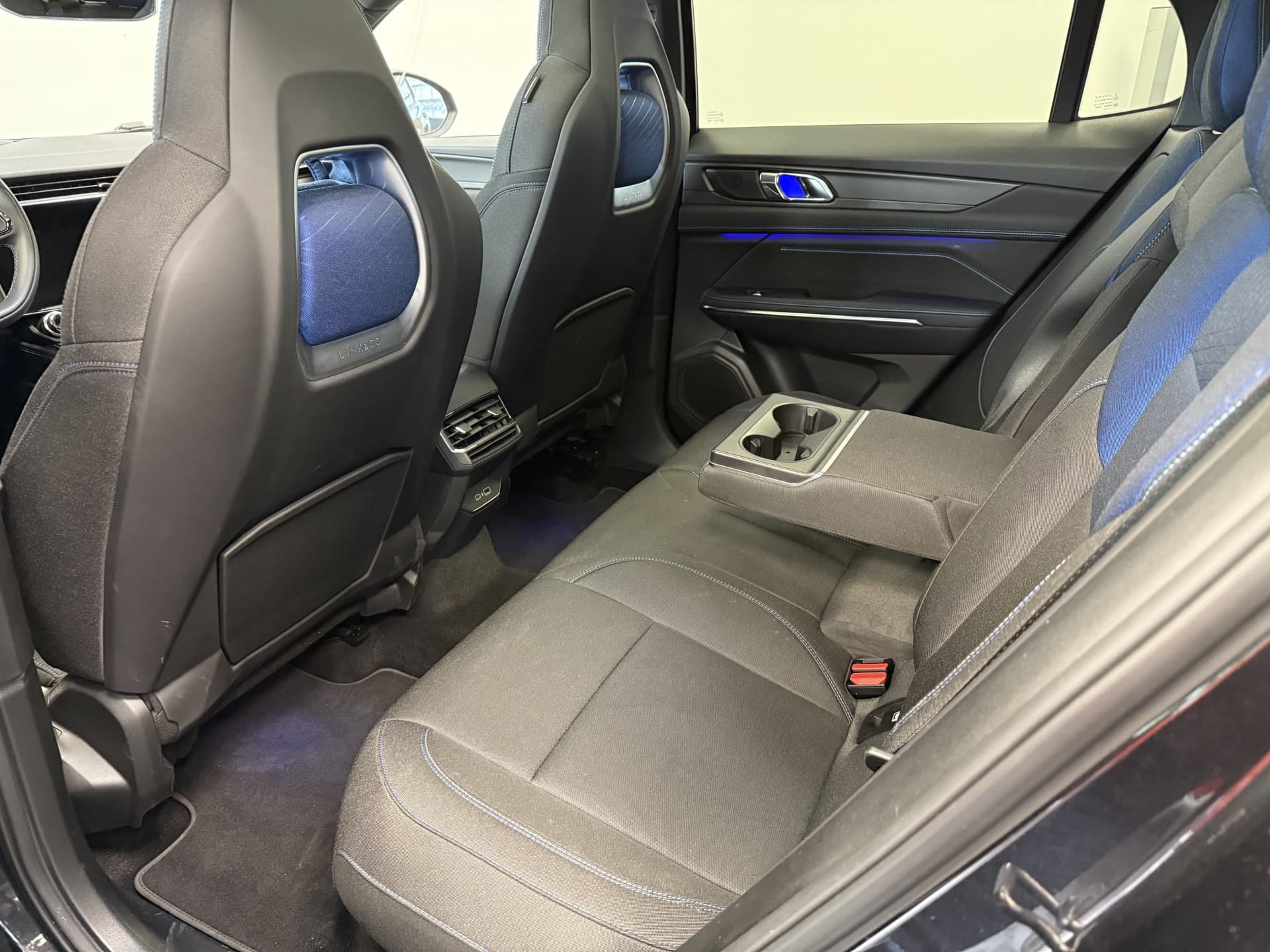 Lynk & Co 01 1.5 thumbnail 19