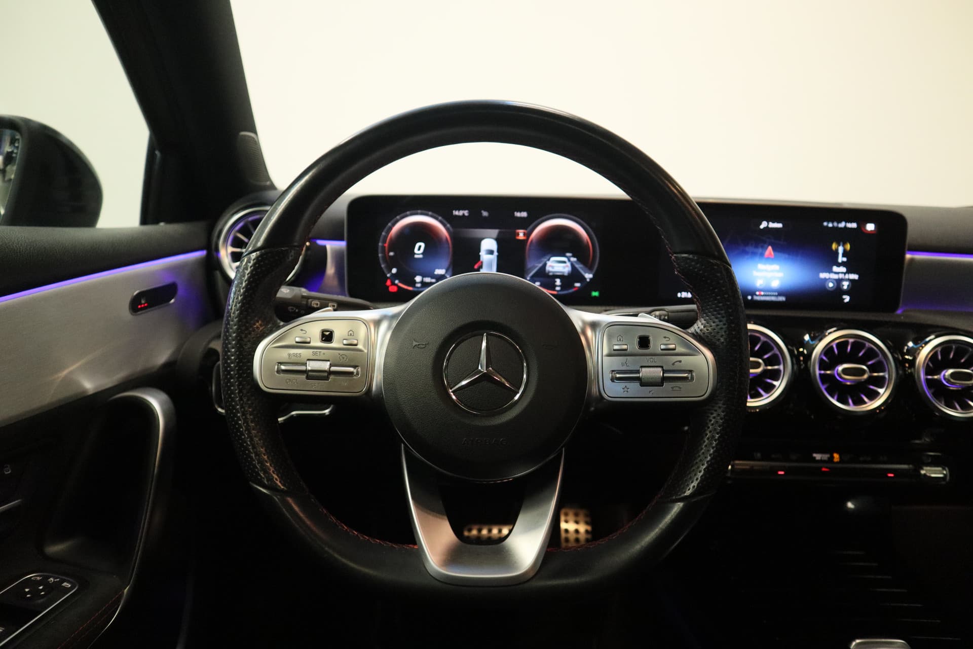 Mercedes-Benz A-Klasse 220 Premium Plus AMG thumbnail 6