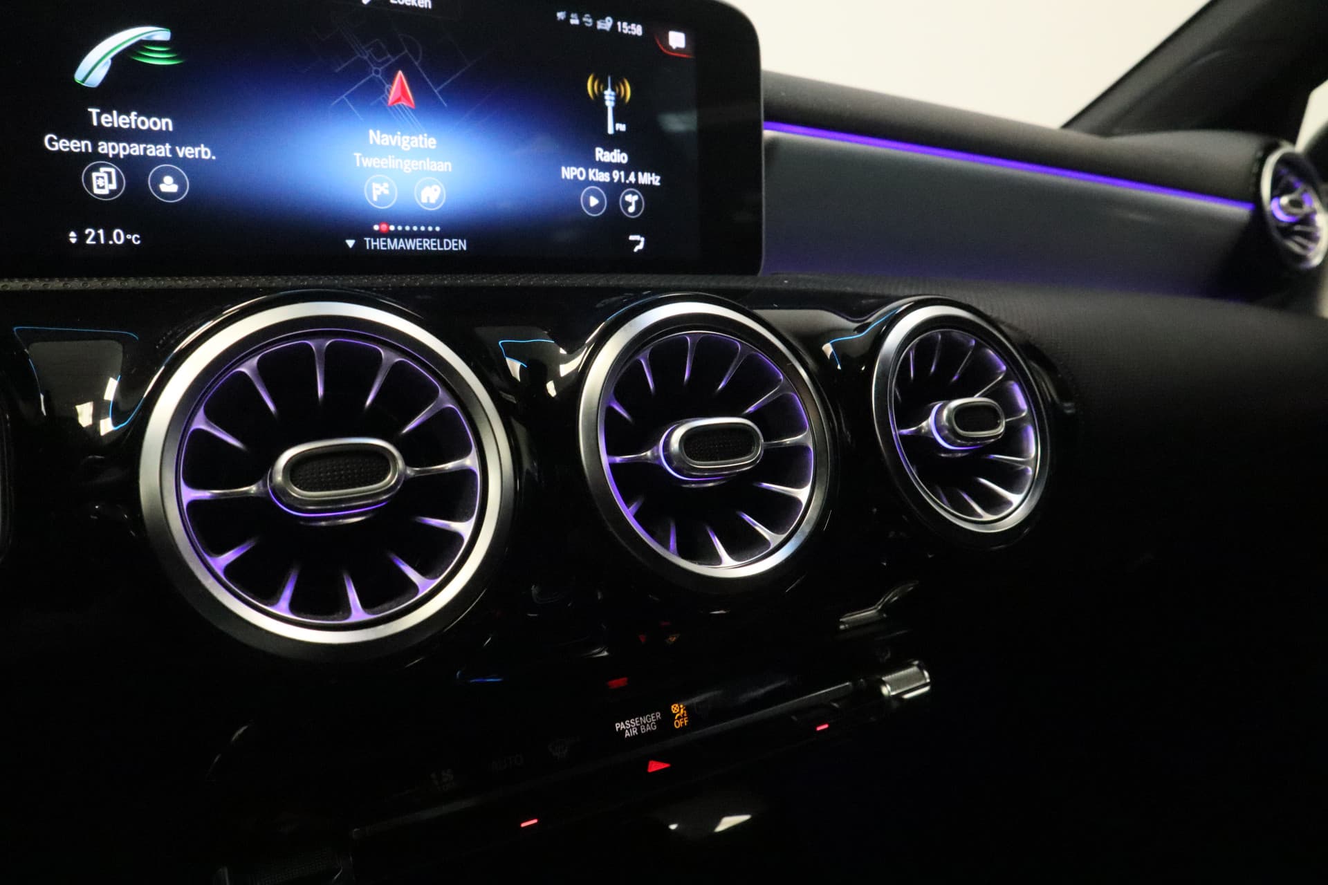 Mercedes-Benz A-Klasse 220 Premium Plus AMG thumbnail 11