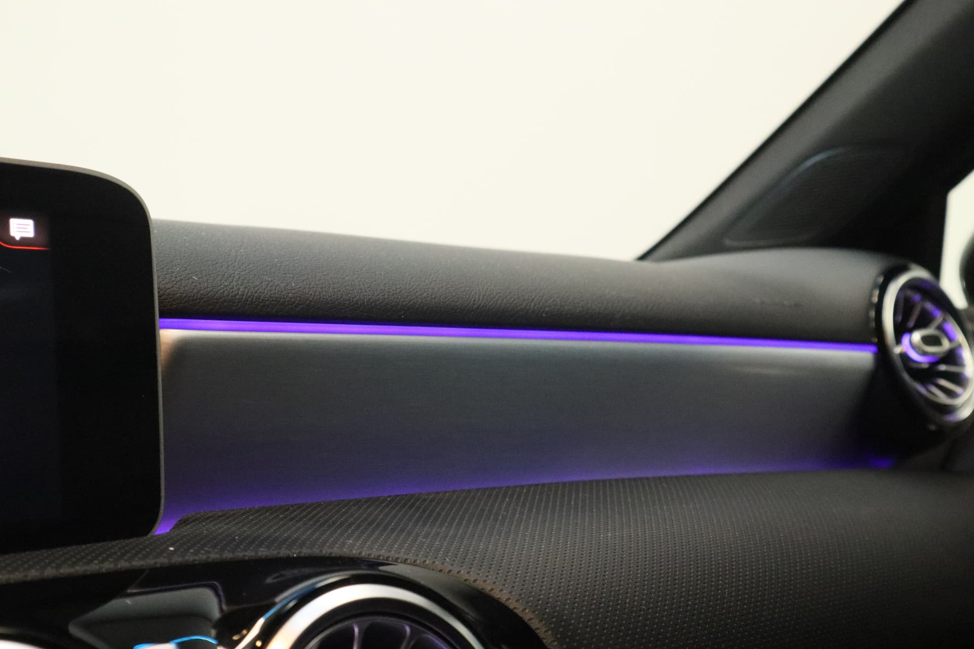 Mercedes-Benz A-Klasse 220 Premium Plus AMG thumbnail 13