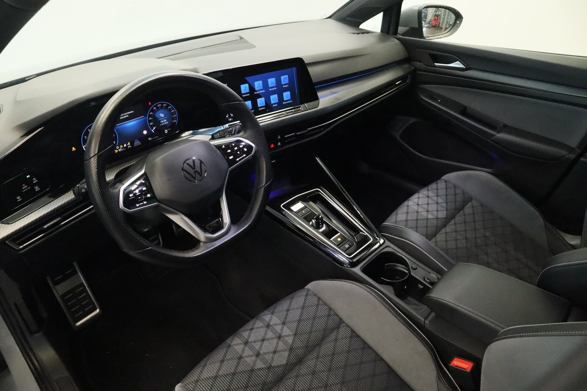 Volkswagen Golf 1.5 eTSI R-Line Business thumbnail 5