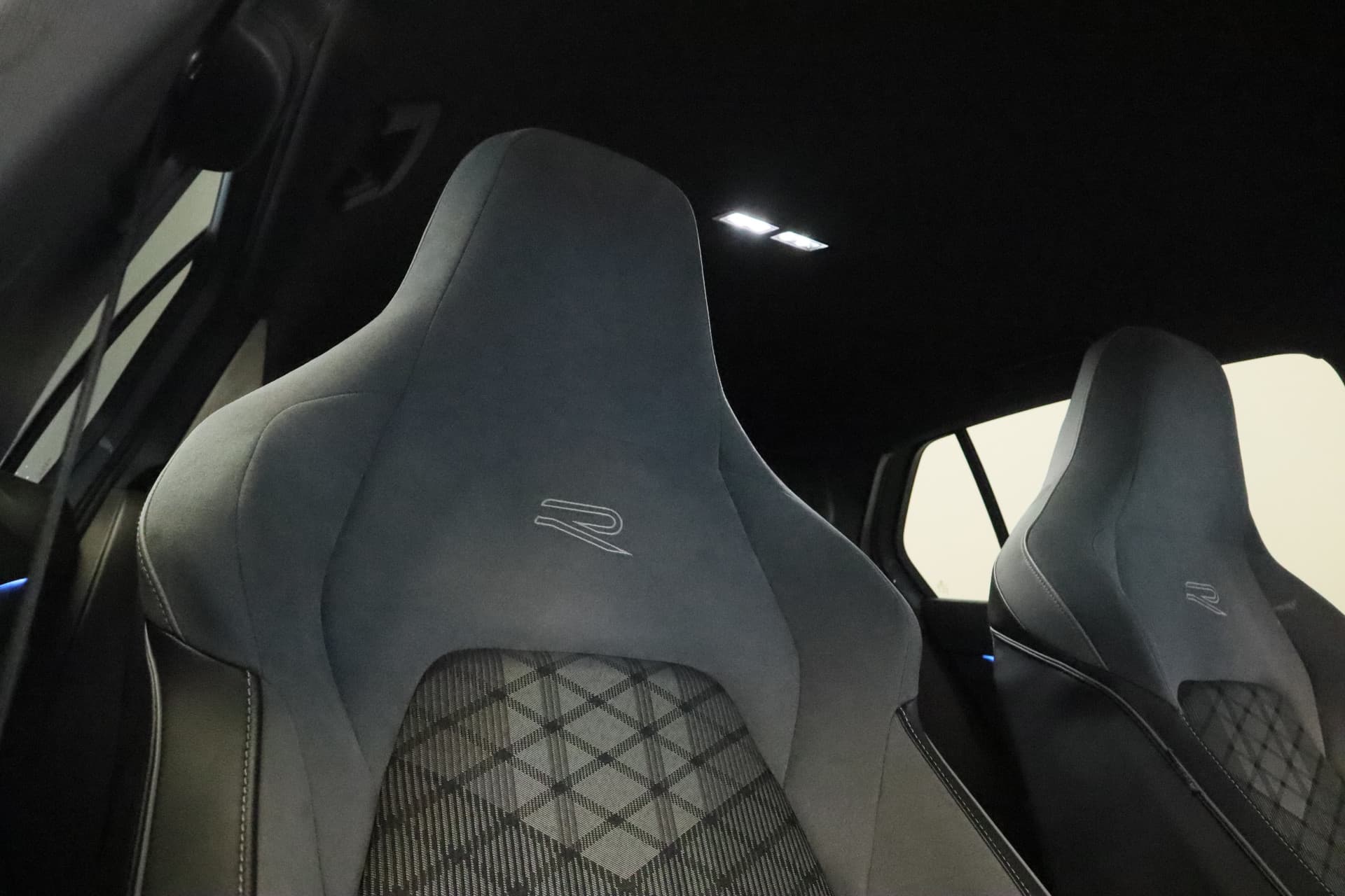 Volkswagen Golf 1.5 eTSI R-Line Business thumbnail 20