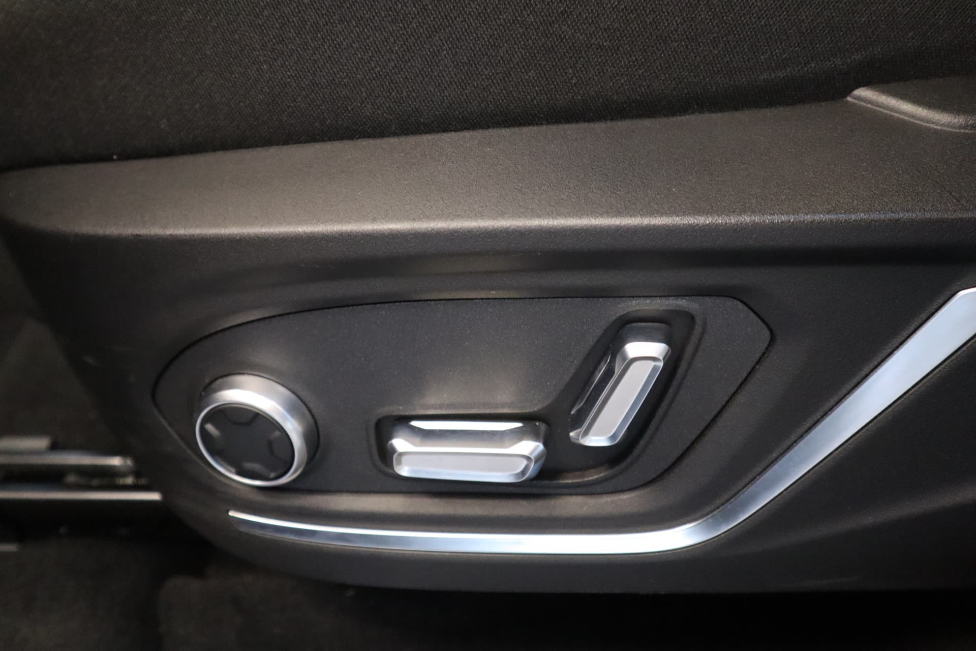 Lynk & Co 01 1.5 thumbnail 11