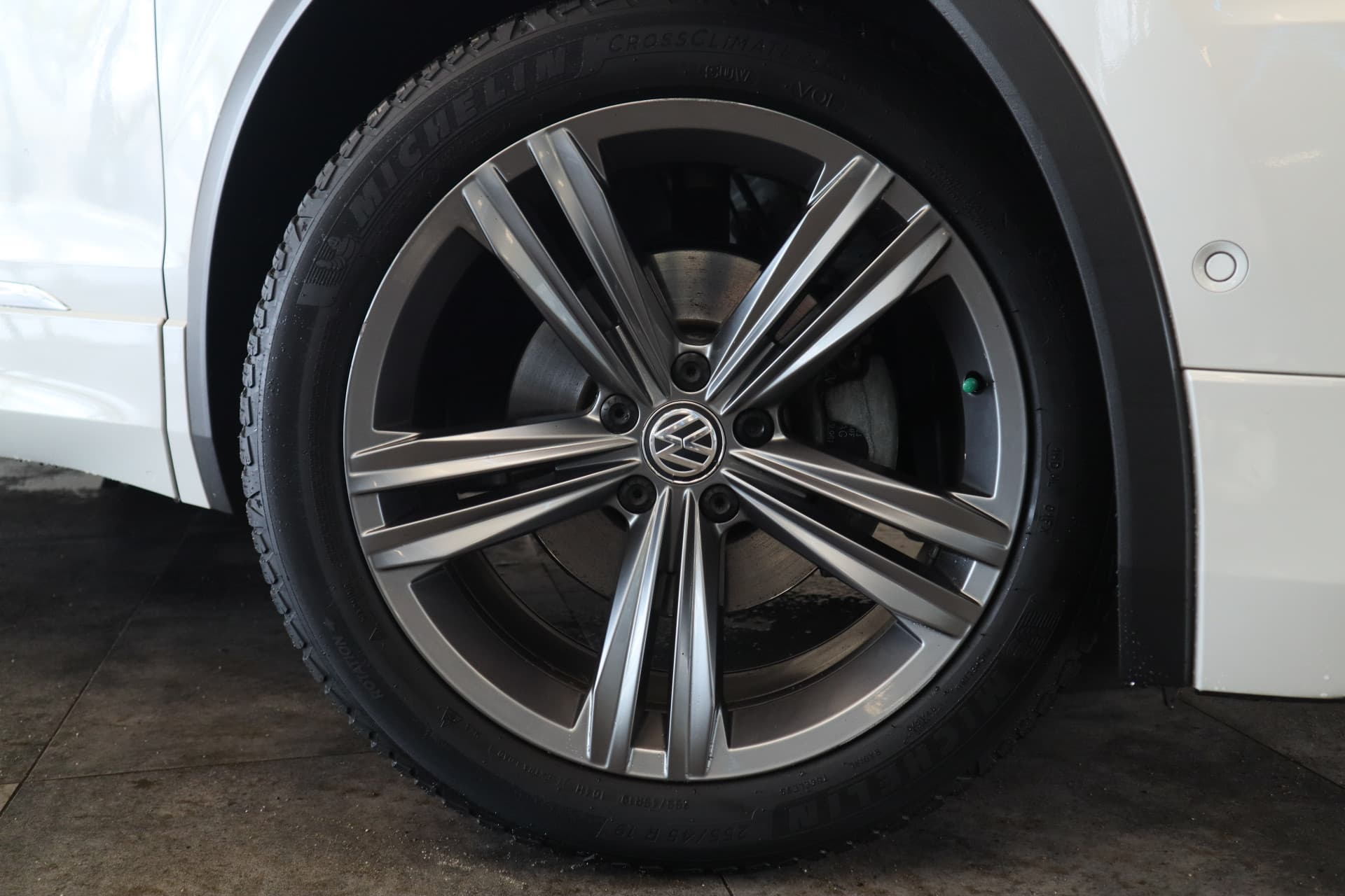 Volkswagen Tiguan 1.4 TSI ACT Connected Series thumbnail 4