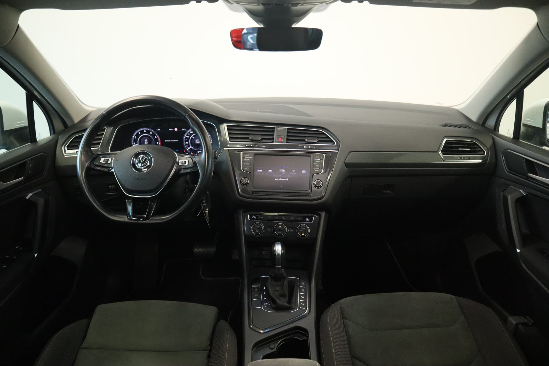 Volkswagen Tiguan 1.4 TSI ACT Connected Series thumbnail 6