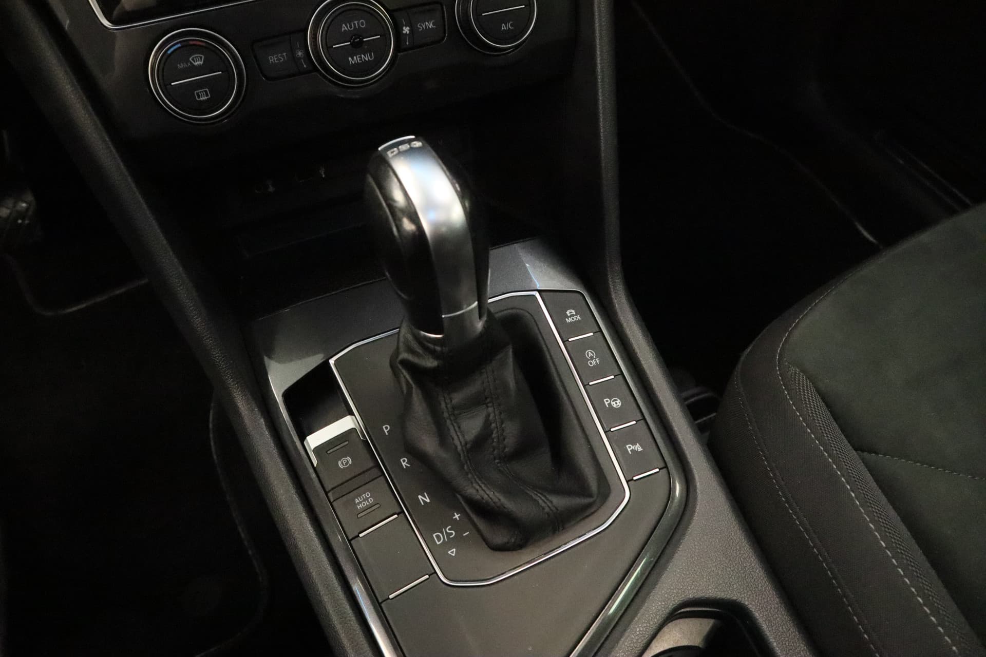 Volkswagen Tiguan 1.4 TSI ACT Connected Series thumbnail 11