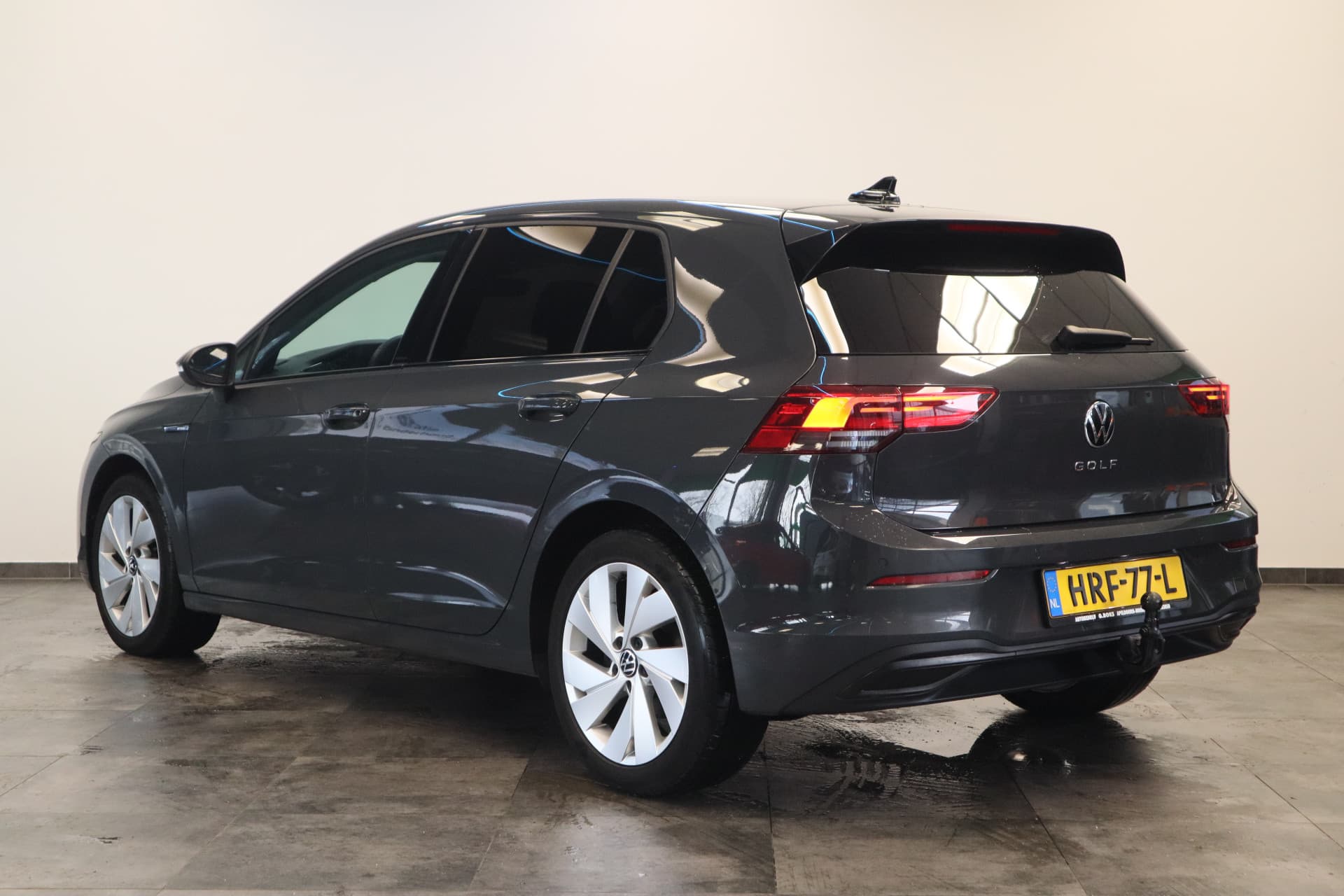 Volkswagen Golf 1.5 eTSI Style thumbnail 3