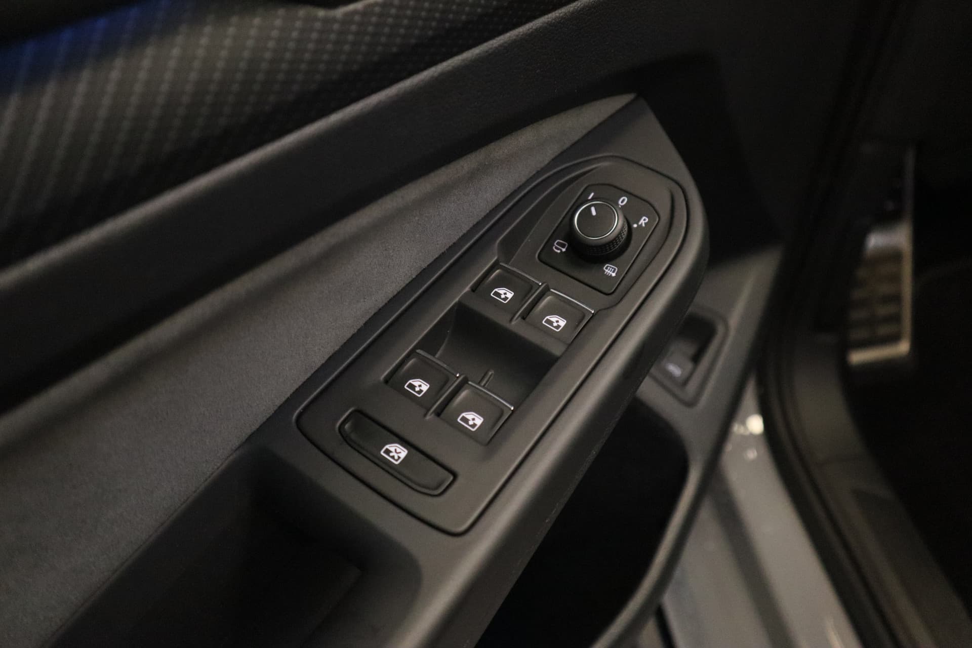 Volkswagen Golf 1.5 eTSI Style thumbnail 15