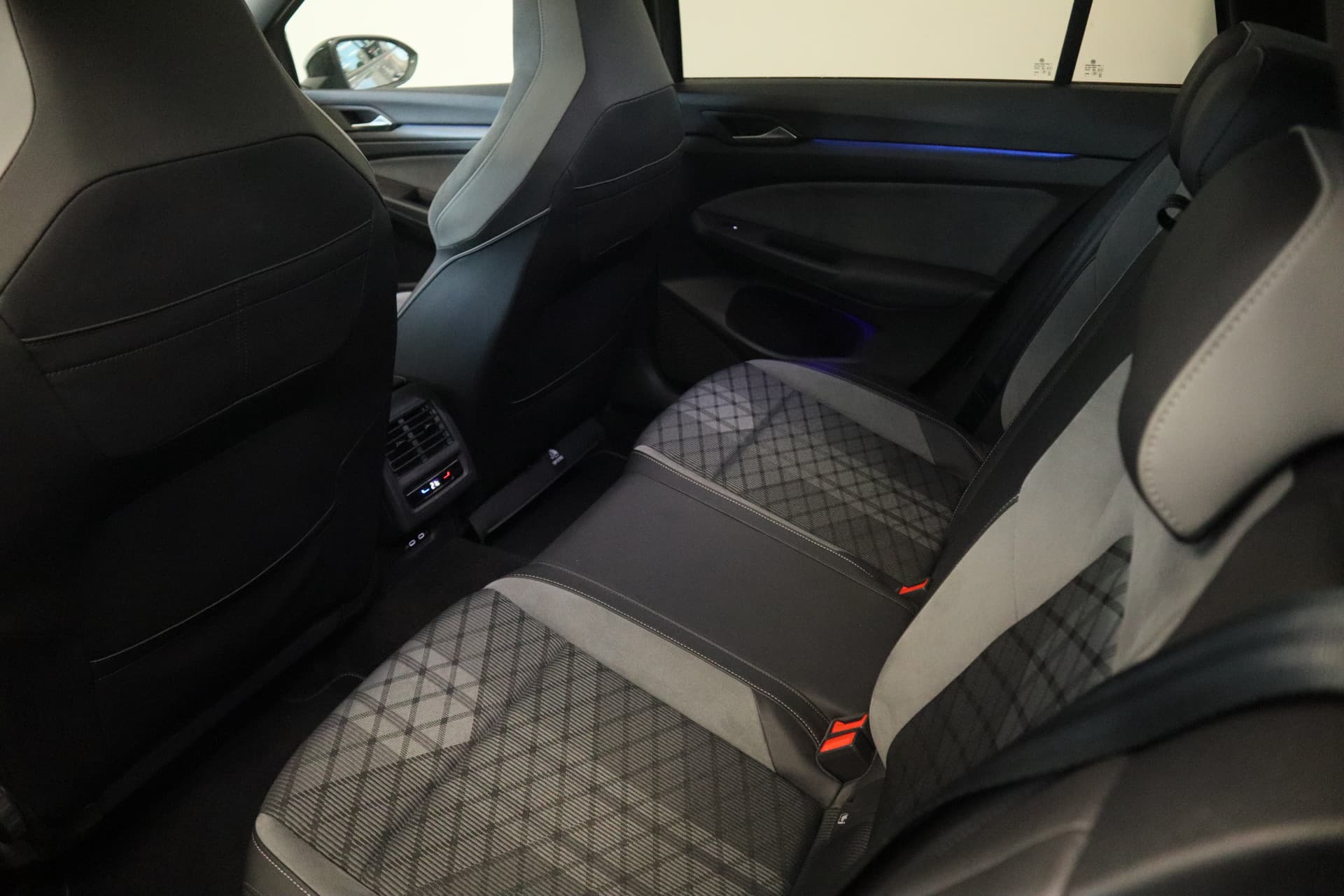 Volkswagen Golf 1.5 eTSI Style thumbnail 16