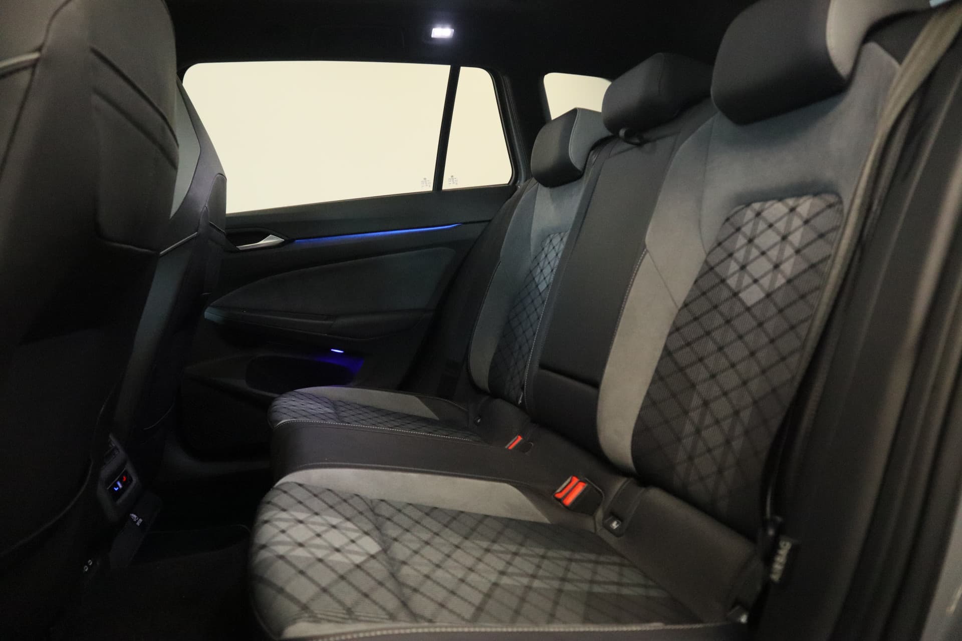 Volkswagen Golf 1.5 eTSI Style thumbnail 17