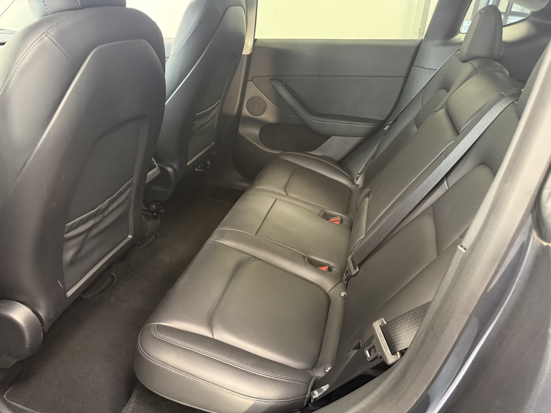 Tesla Model Y Long Range AWD 75 kWh thumbnail 13