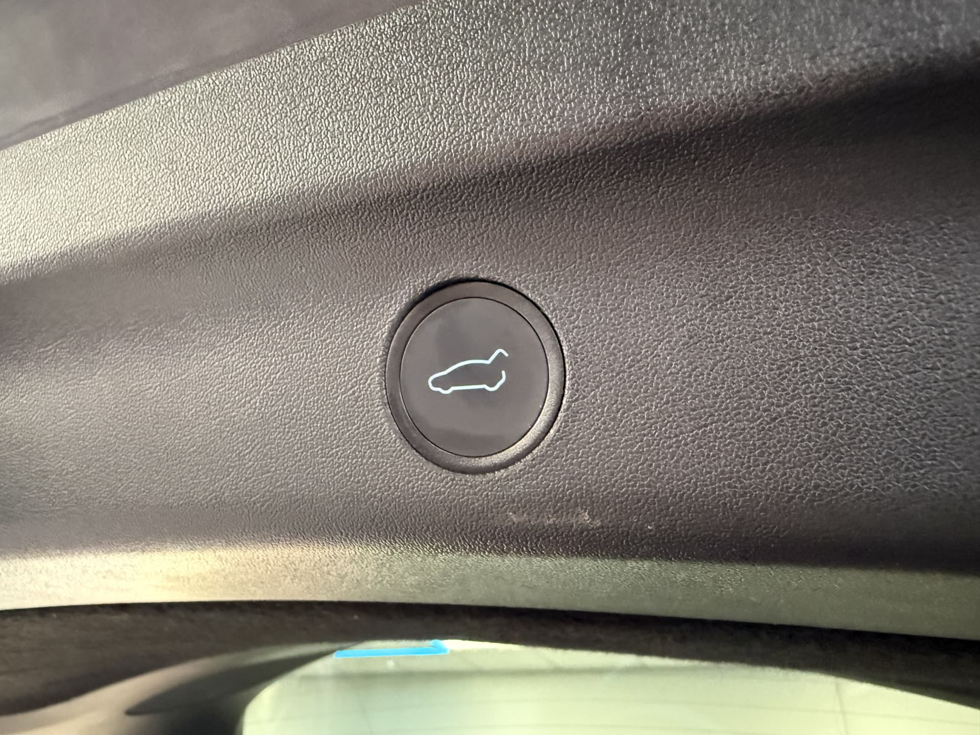 Tesla Model Y Long Range AWD 75 kWh thumbnail 15