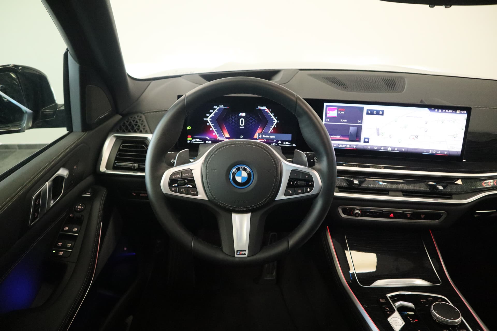 BMW X5 xDrive50e thumbnail 8