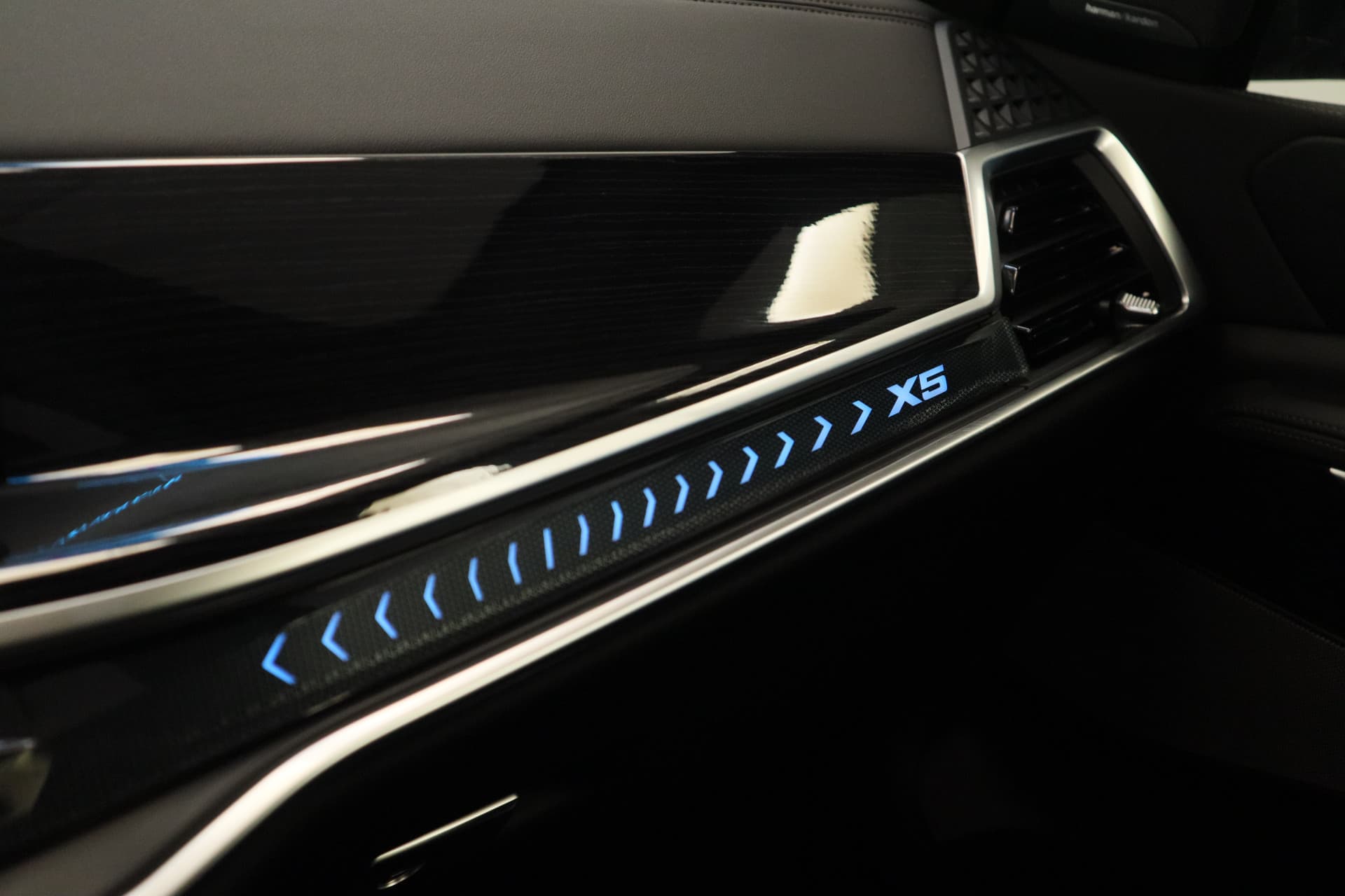 BMW X5 xDrive50e thumbnail 16