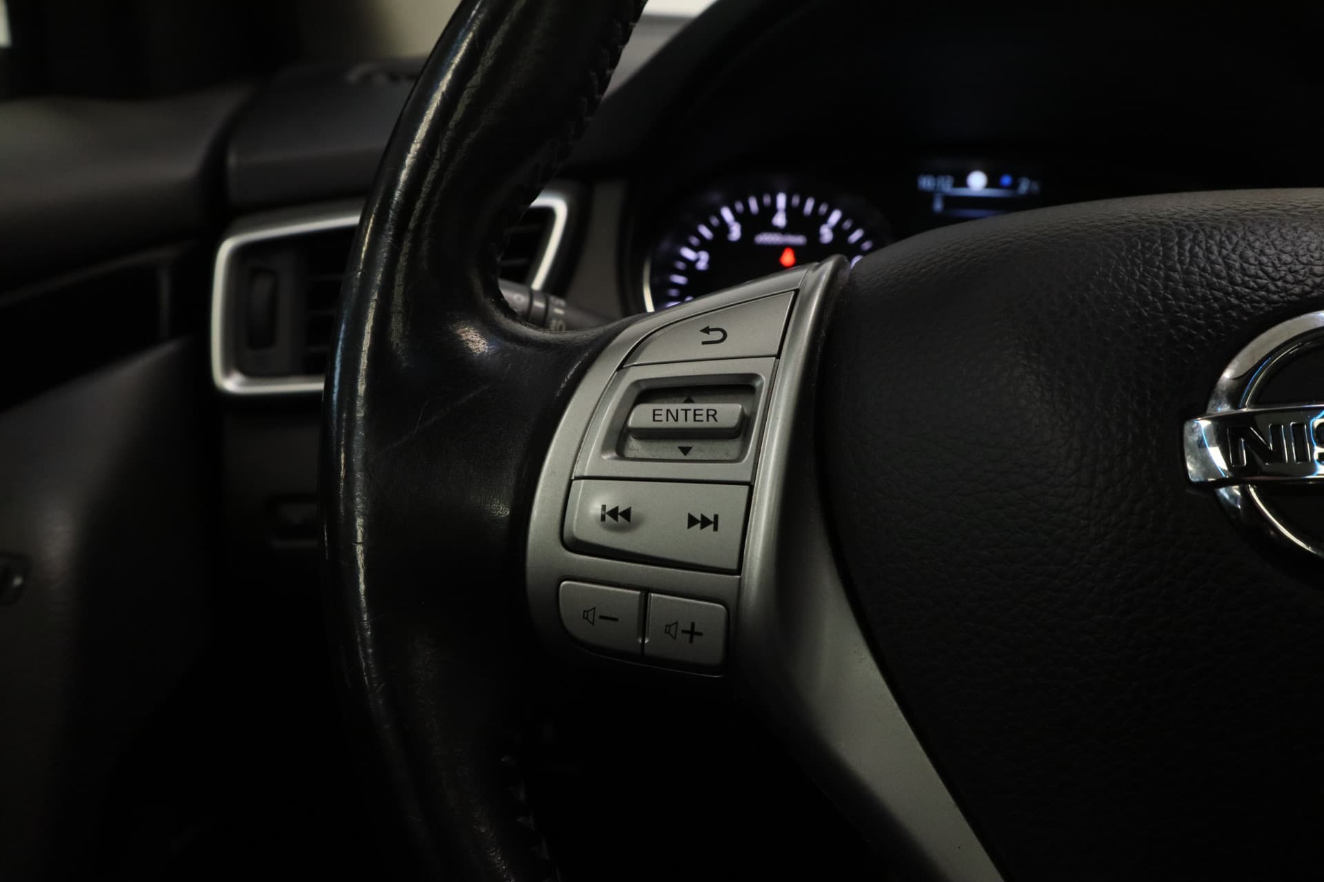 Nissan QASHQAI 1.2 N-Connecta thumbnail 8