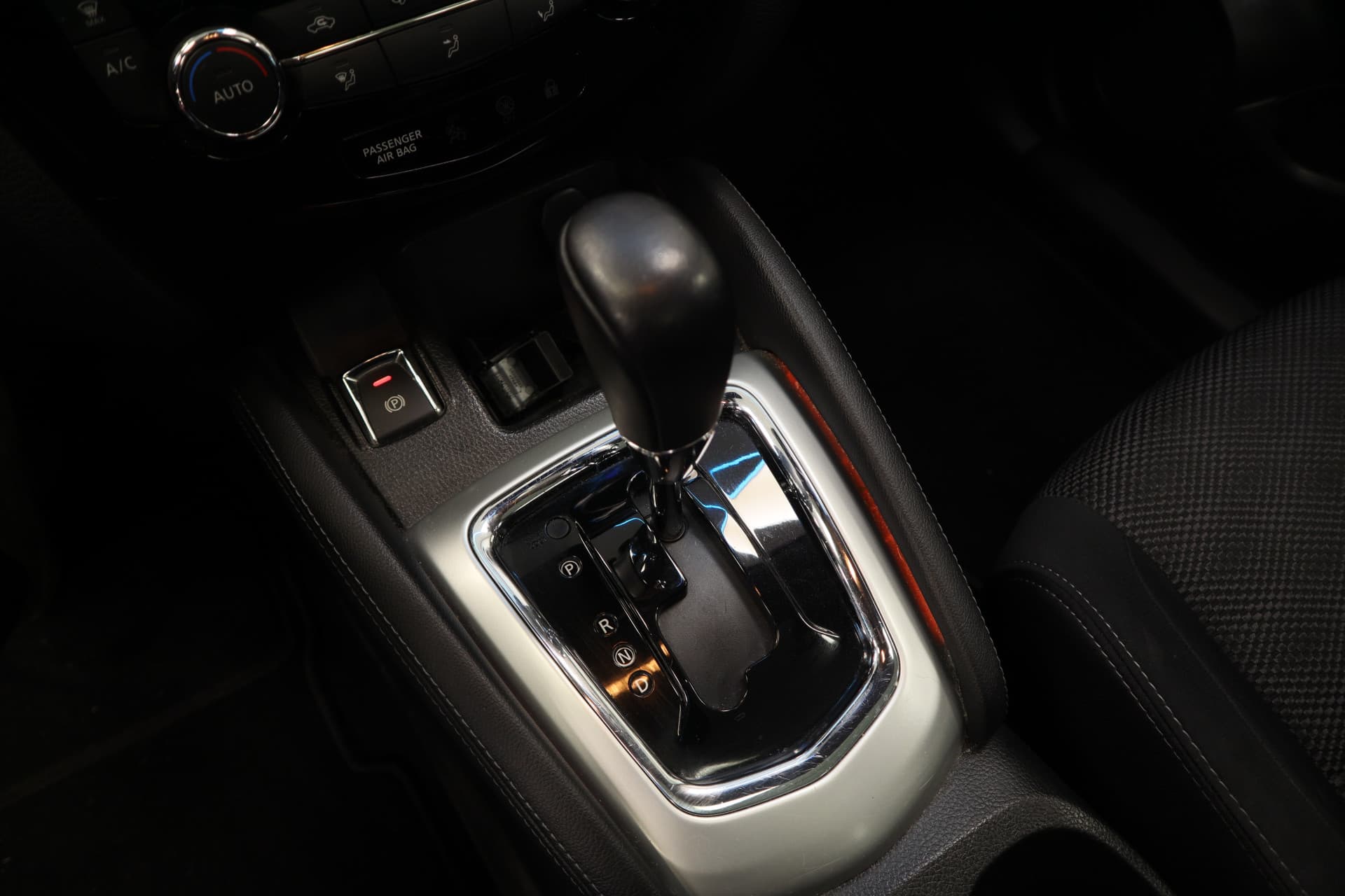 Nissan QASHQAI 1.2 N-Connecta thumbnail 11