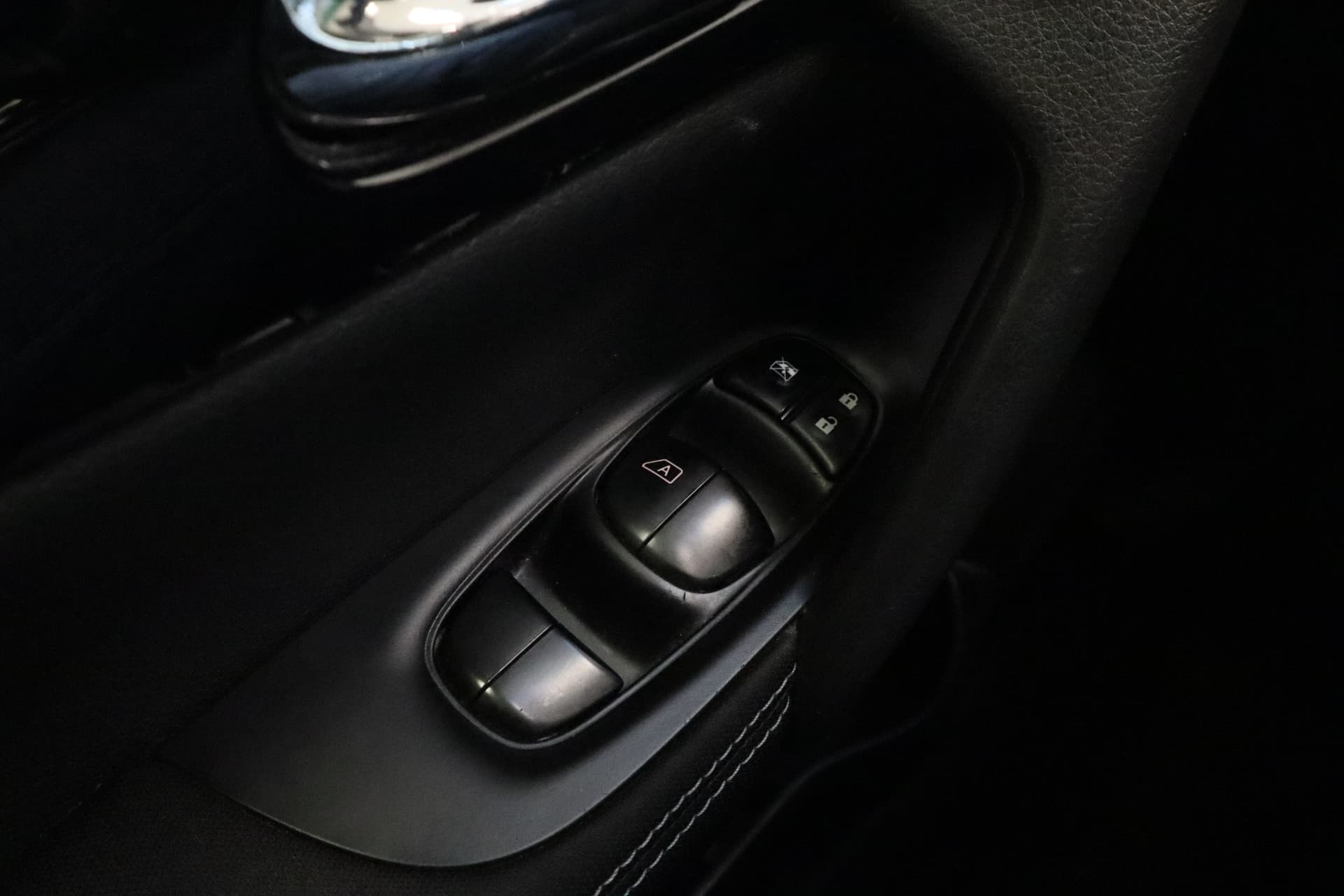 Nissan QASHQAI 1.2 N-Connecta thumbnail 12