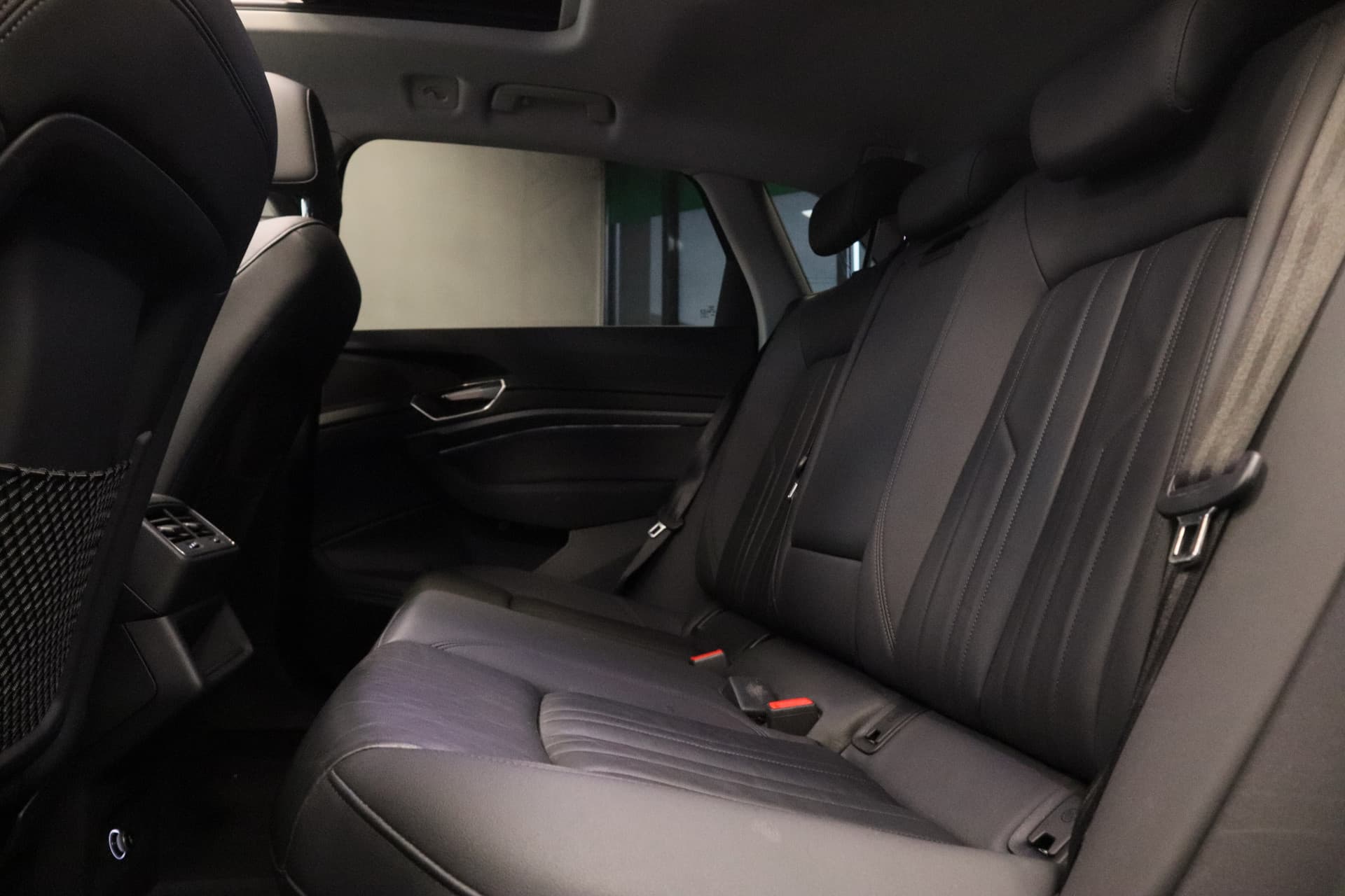 Audi E-tron e-tron 50 quattro Launch edition plus 71 kWh thumbnail 19