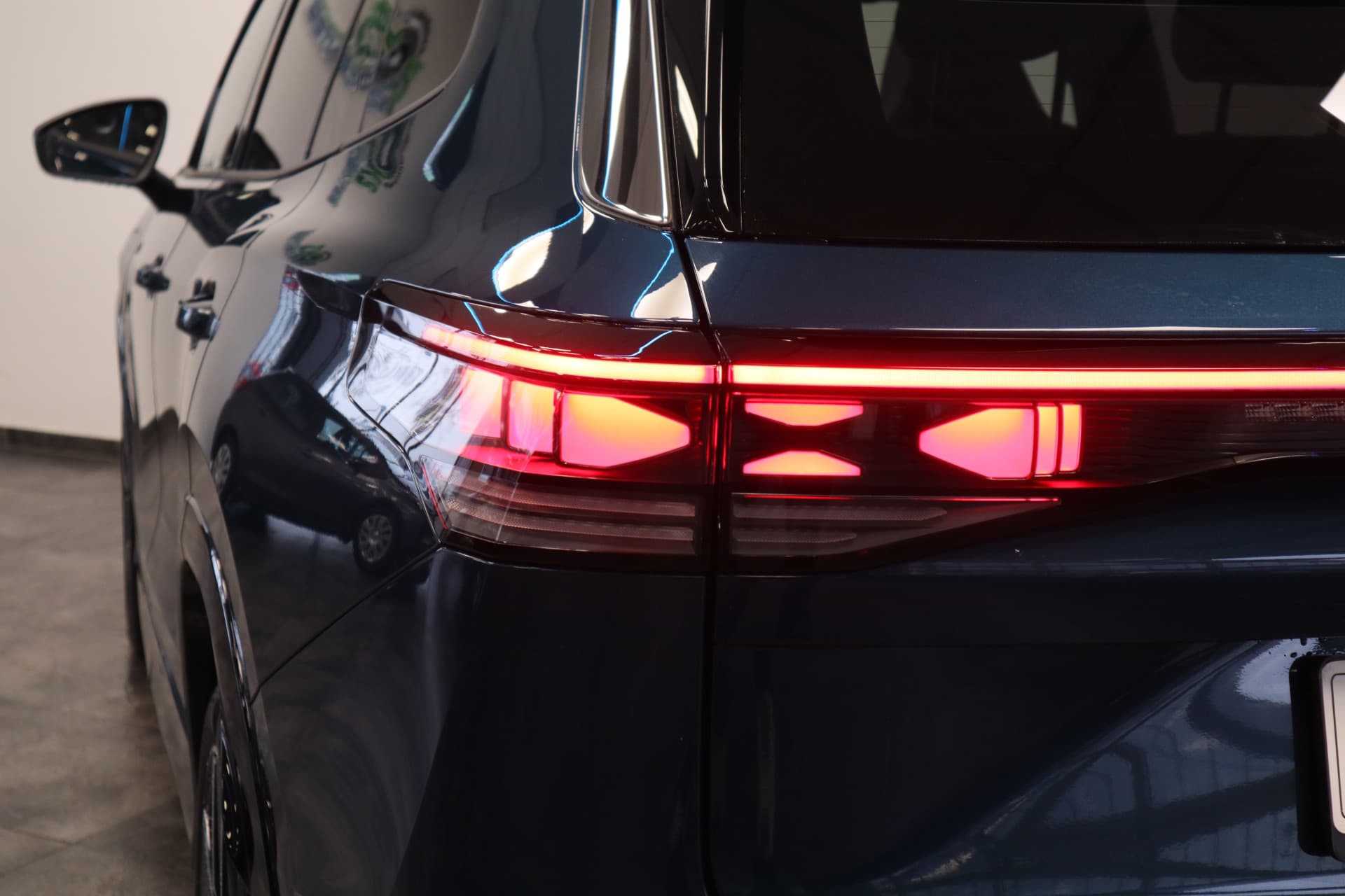 Volkswagen Tayron 1.5 eHybrid R-Line Edition thumbnail 33