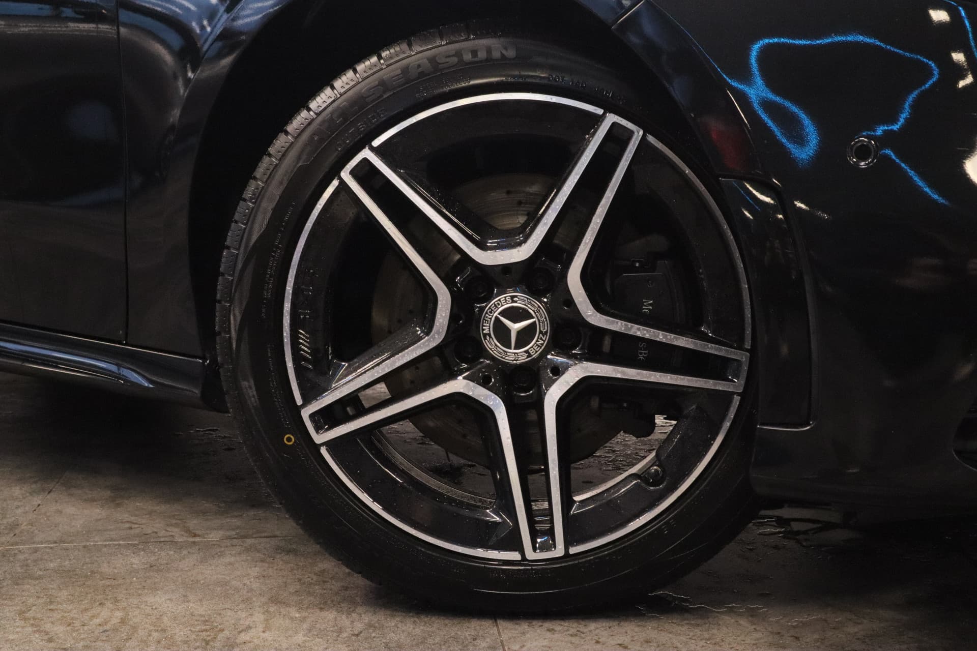 Mercedes-Benz A-Klasse 250 e Premium Plus thumbnail 4