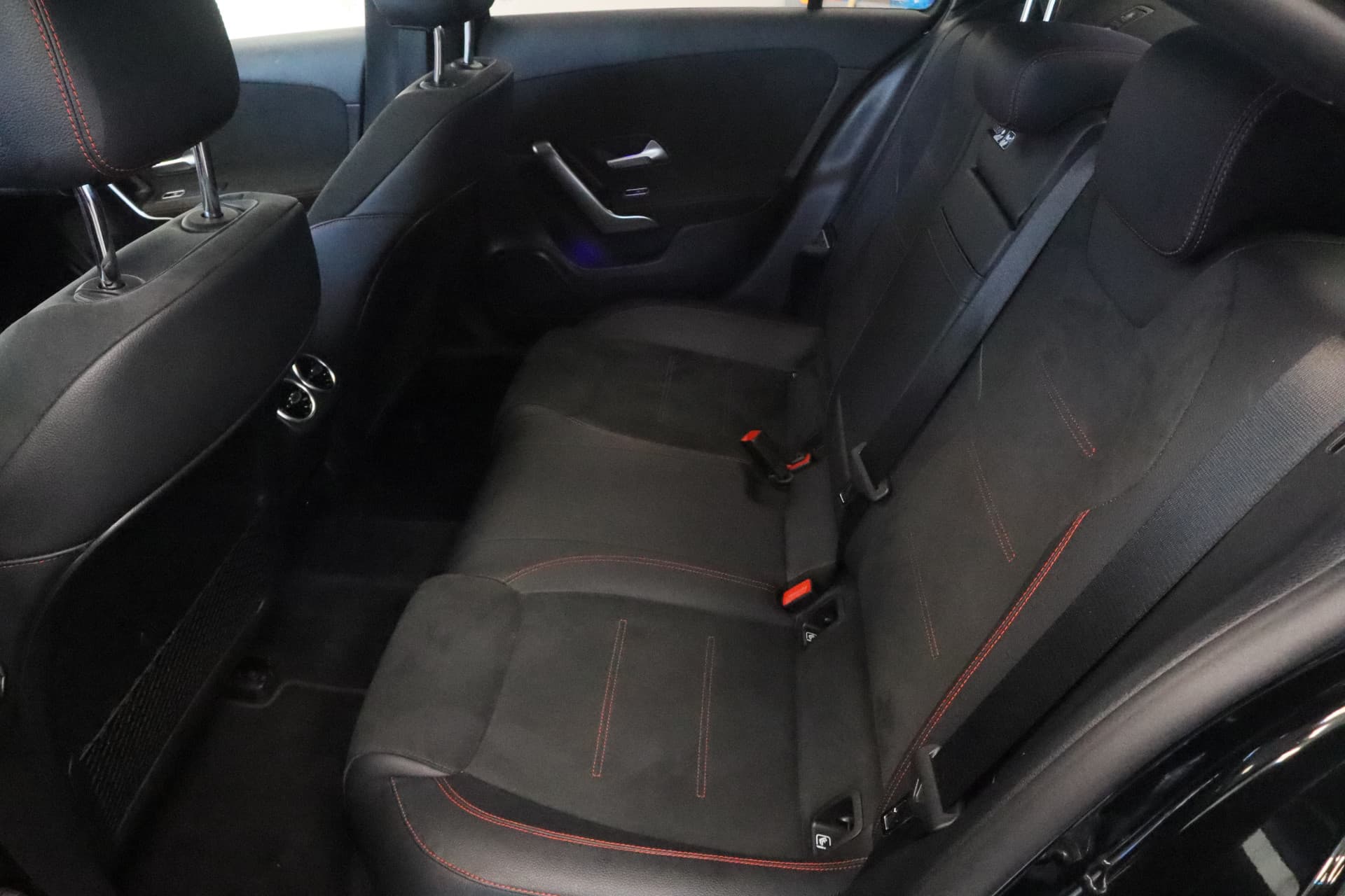 Mercedes-Benz A-Klasse 250 e Premium Plus thumbnail 19