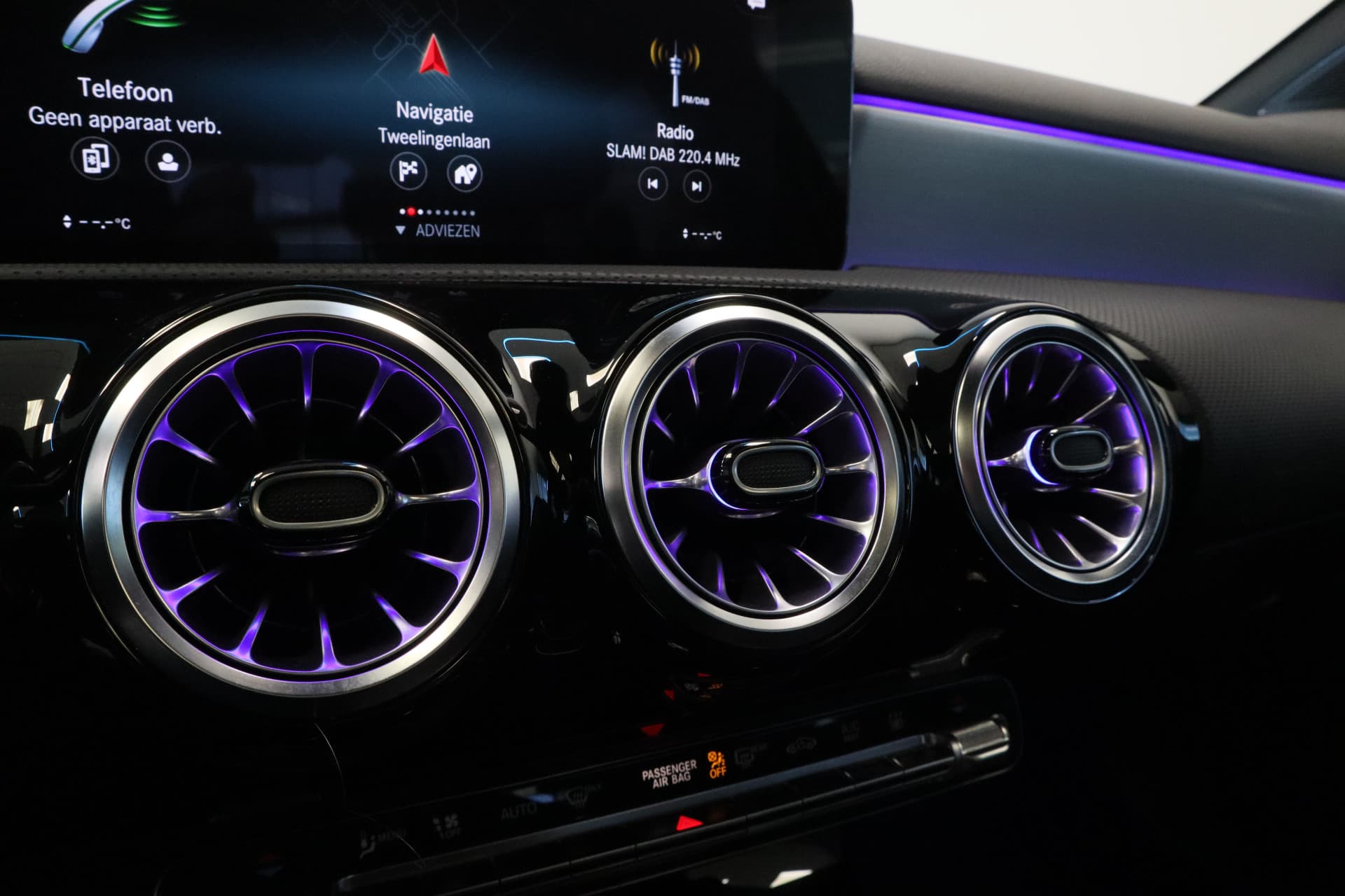 Mercedes-Benz A-Klasse 250 e Premium Plus thumbnail 22