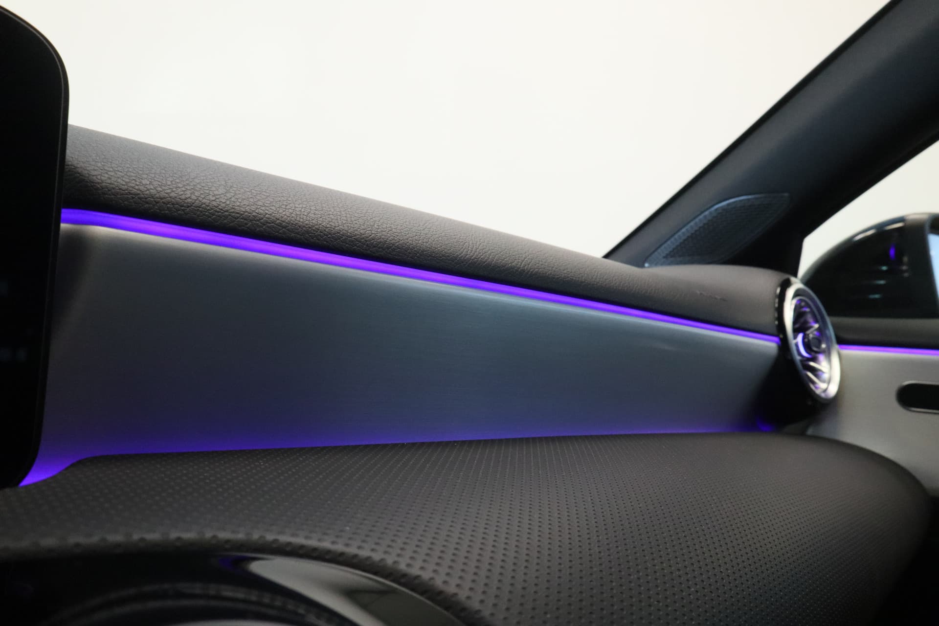 Mercedes-Benz A-Klasse 250 e Premium Plus thumbnail 23