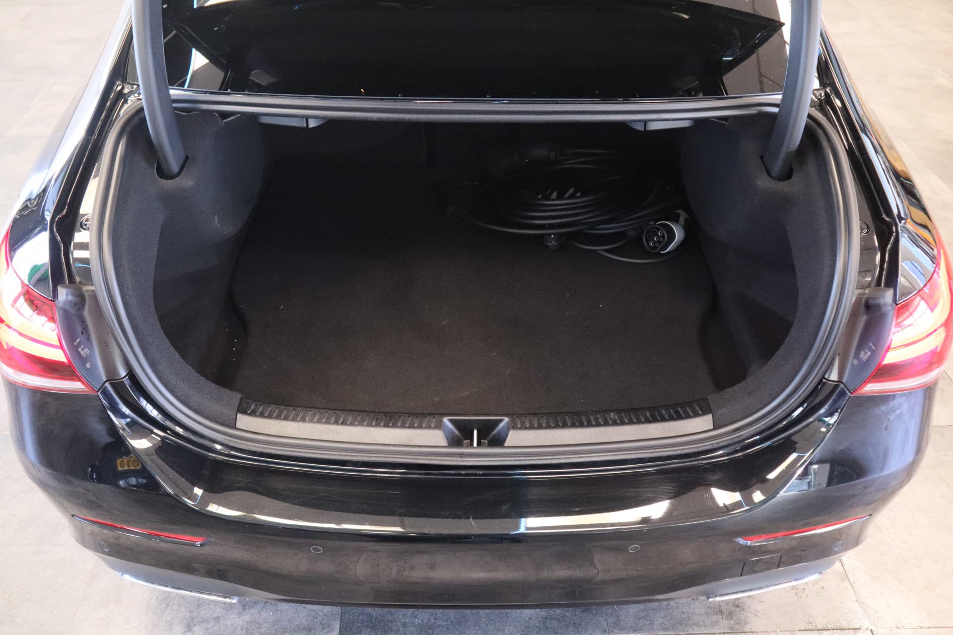 Mercedes-Benz A-Klasse 250 e Premium Plus thumbnail 30