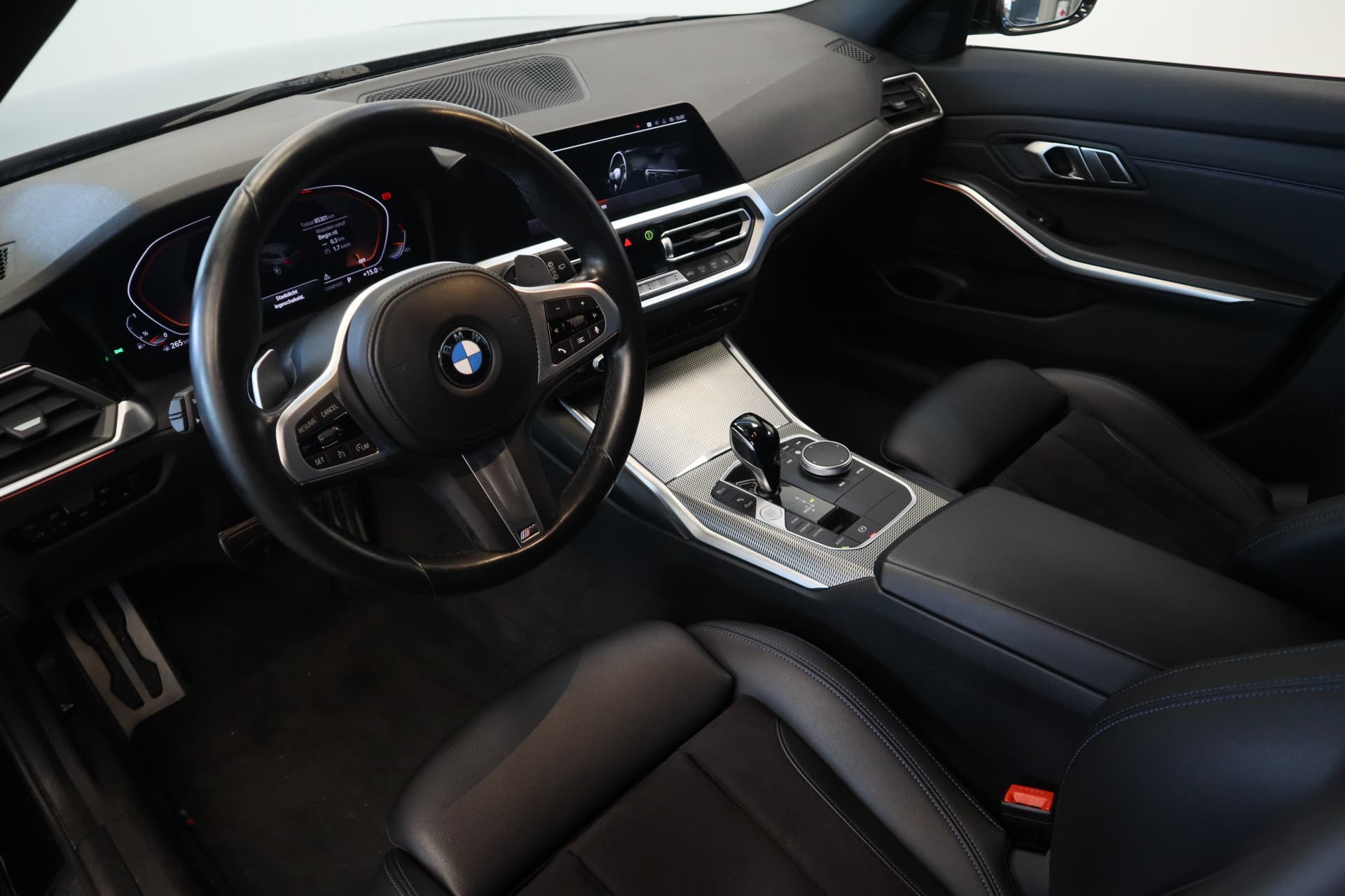 BMW 3 Serie Touring 320i M-Sport Business Edition thumbnail 5