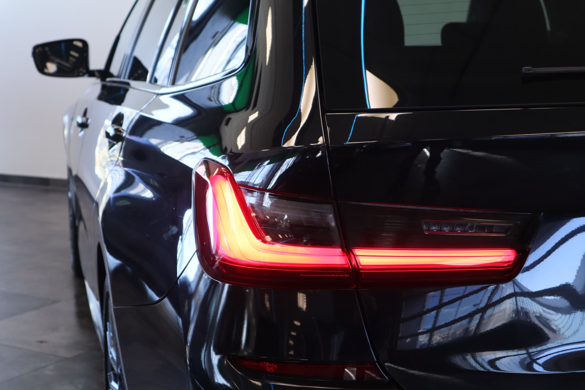 BMW 3 Serie Touring 320i M-Sport Business Edition thumbnail 21