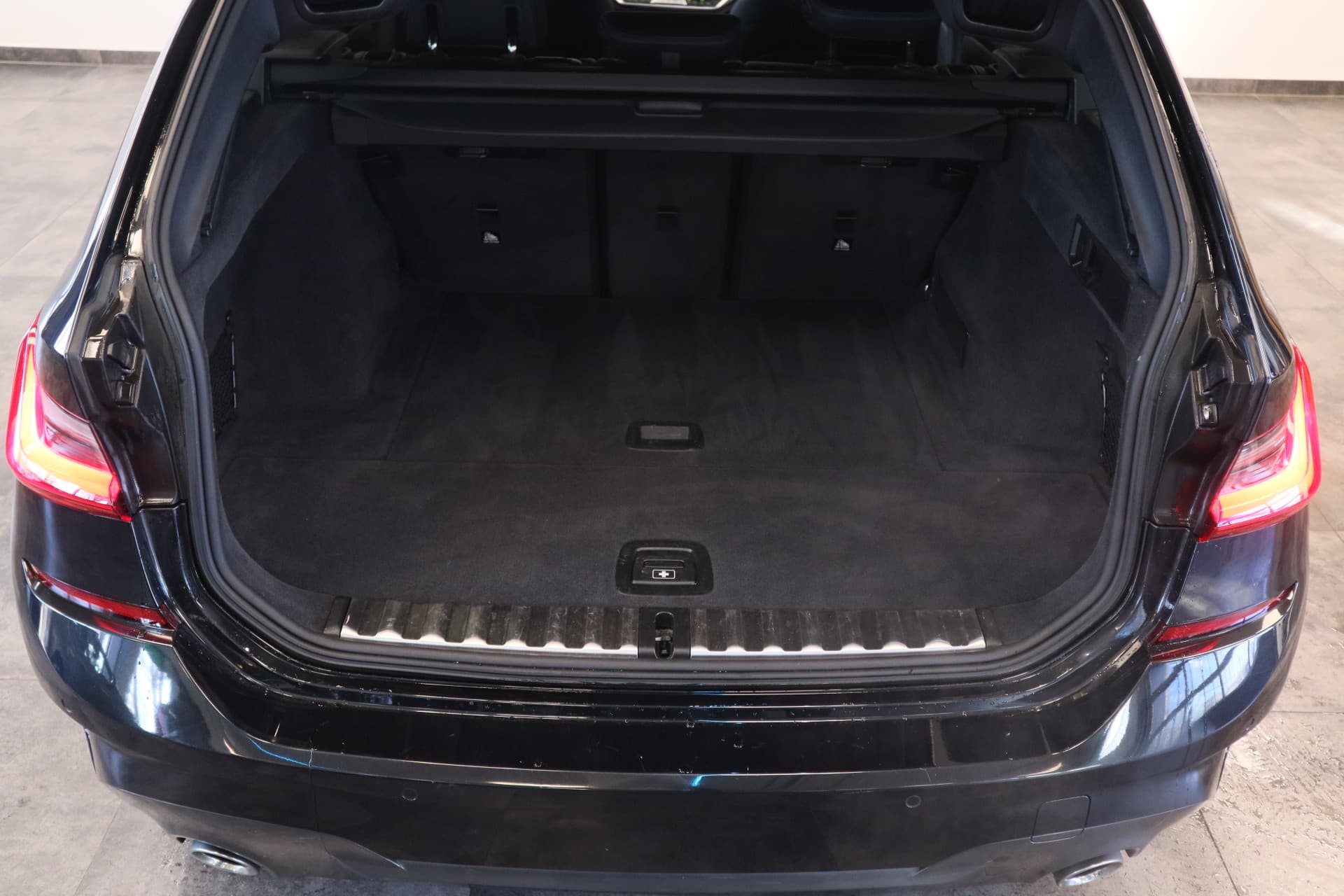 BMW 3 Serie Touring 320i M-Sport Business Edition thumbnail 23