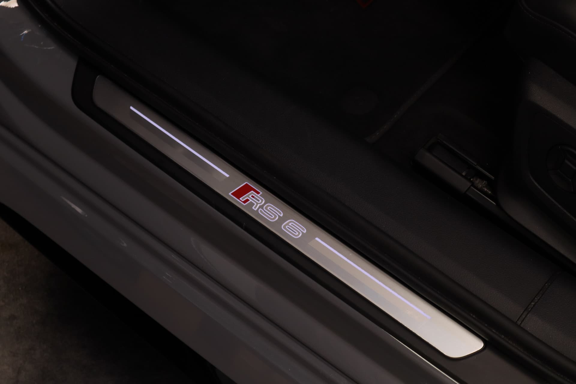 Audi RS6 A6 Avant TFSI Quattro thumbnail 42