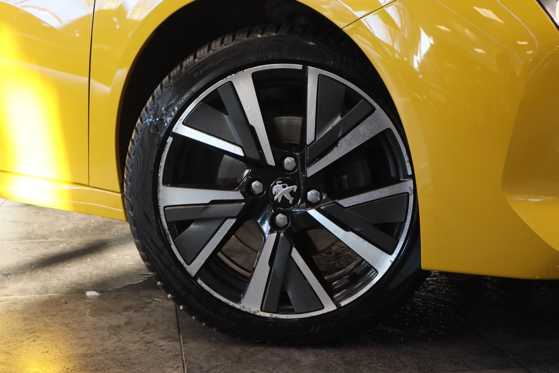 Peugeot 208 1.2 PureTech Allure thumbnail 4