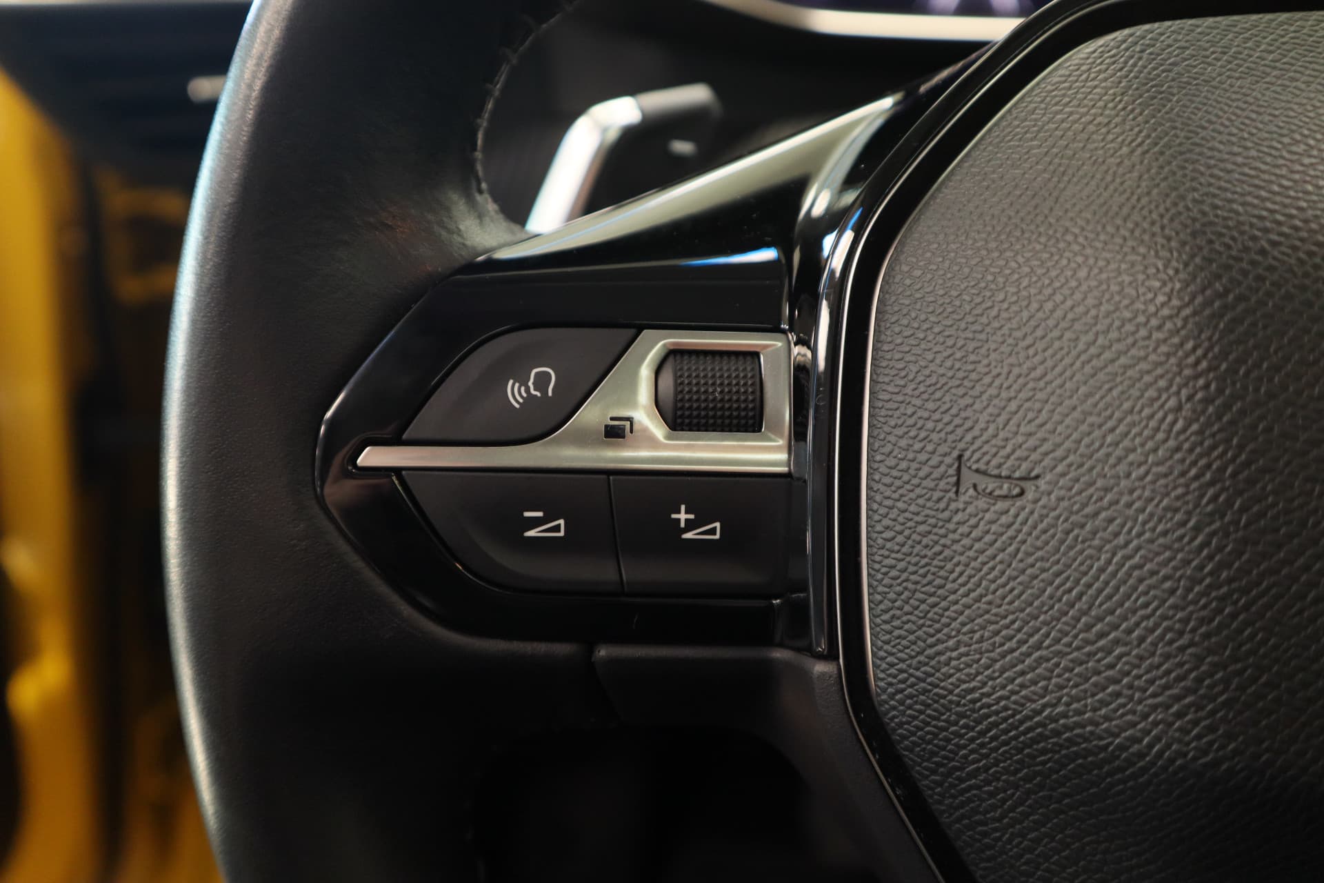 Peugeot 208 1.2 PureTech Allure thumbnail 8